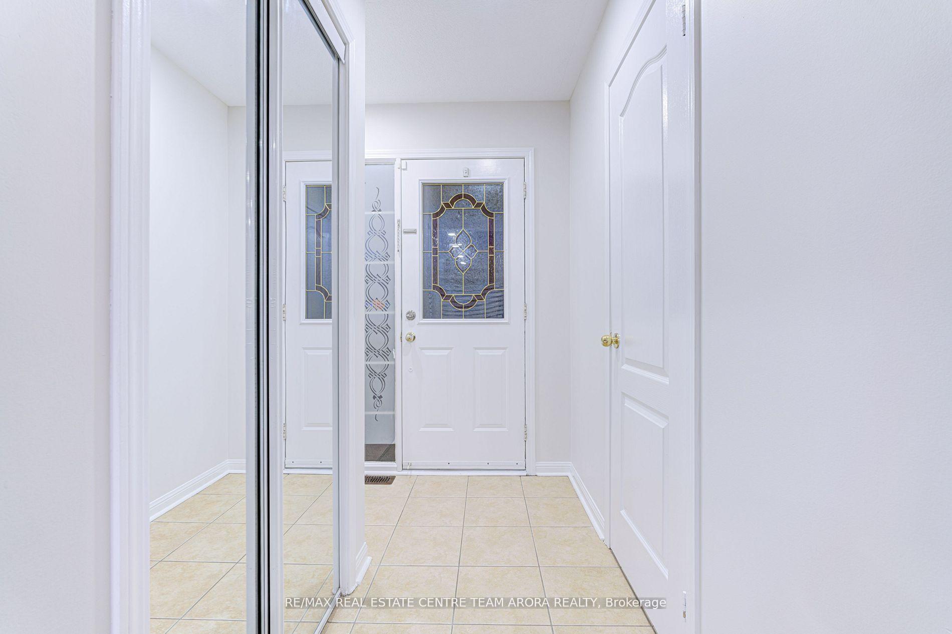 Photo 4 of 11 Jessop Drive, Brampton, Fletcher's Meadow — HOMEH