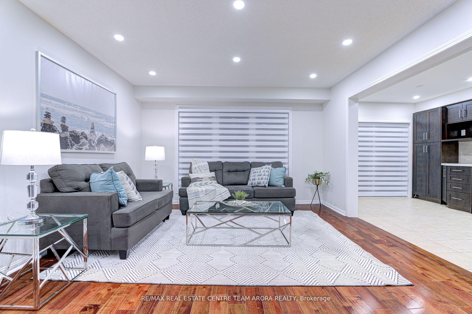 Photo 8 of 11 Jessop Drive, Brampton, Fletcher's Meadow — HOMEH