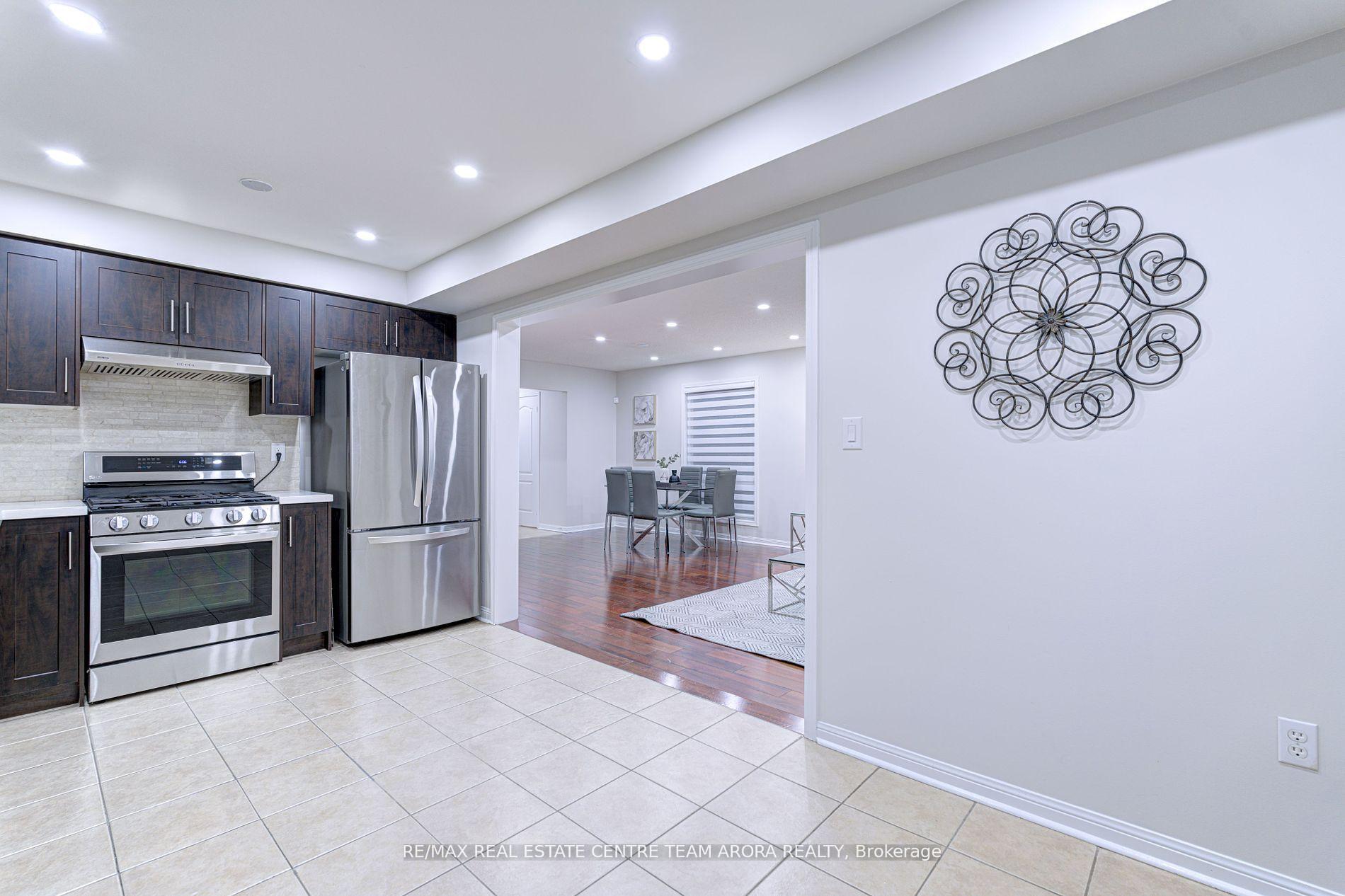 Photo 12 of 11 Jessop Drive, Brampton, Fletcher's Meadow — HOMEH