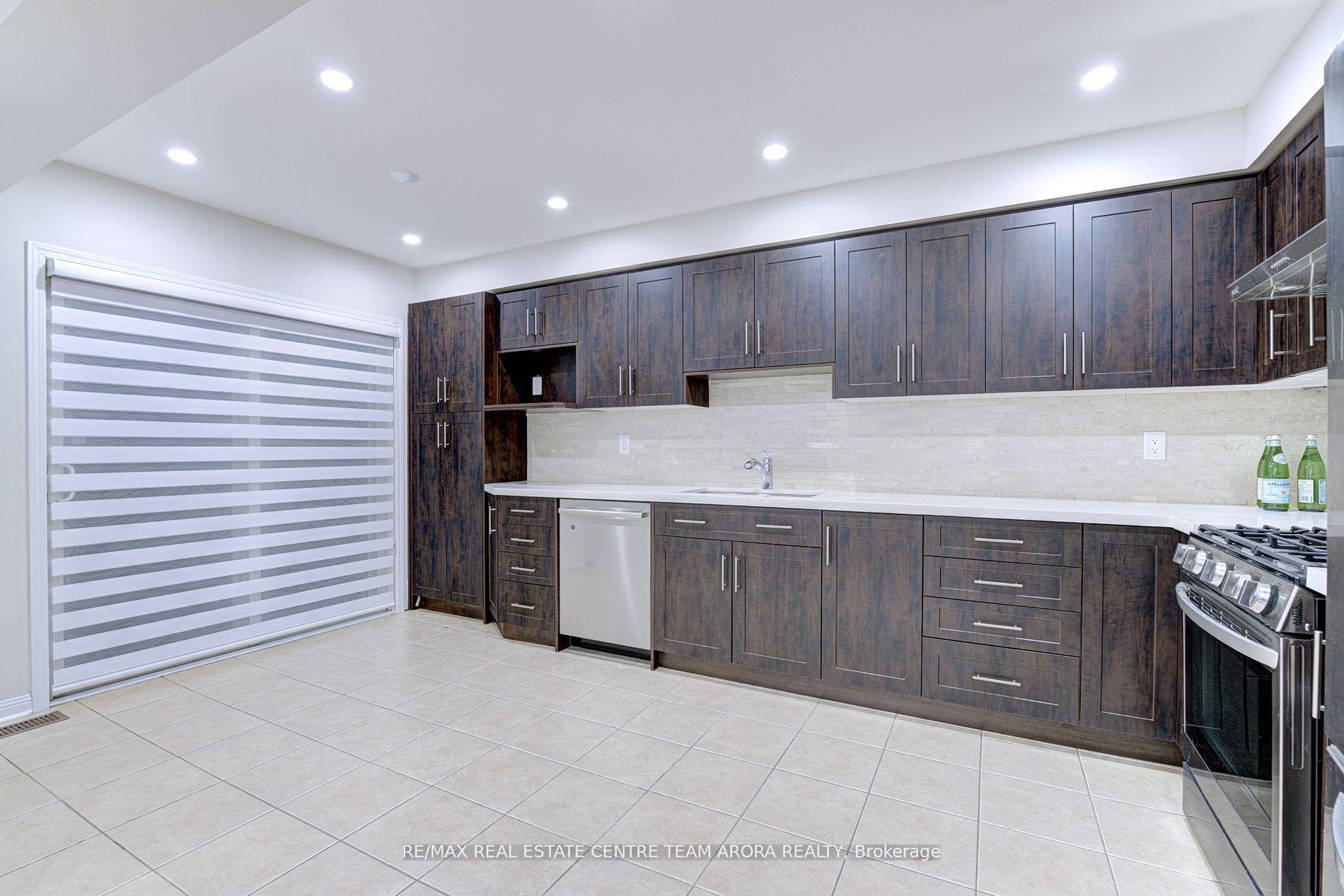 Photo 13 of 11 Jessop Drive, Brampton, Fletcher's Meadow — HOMEH