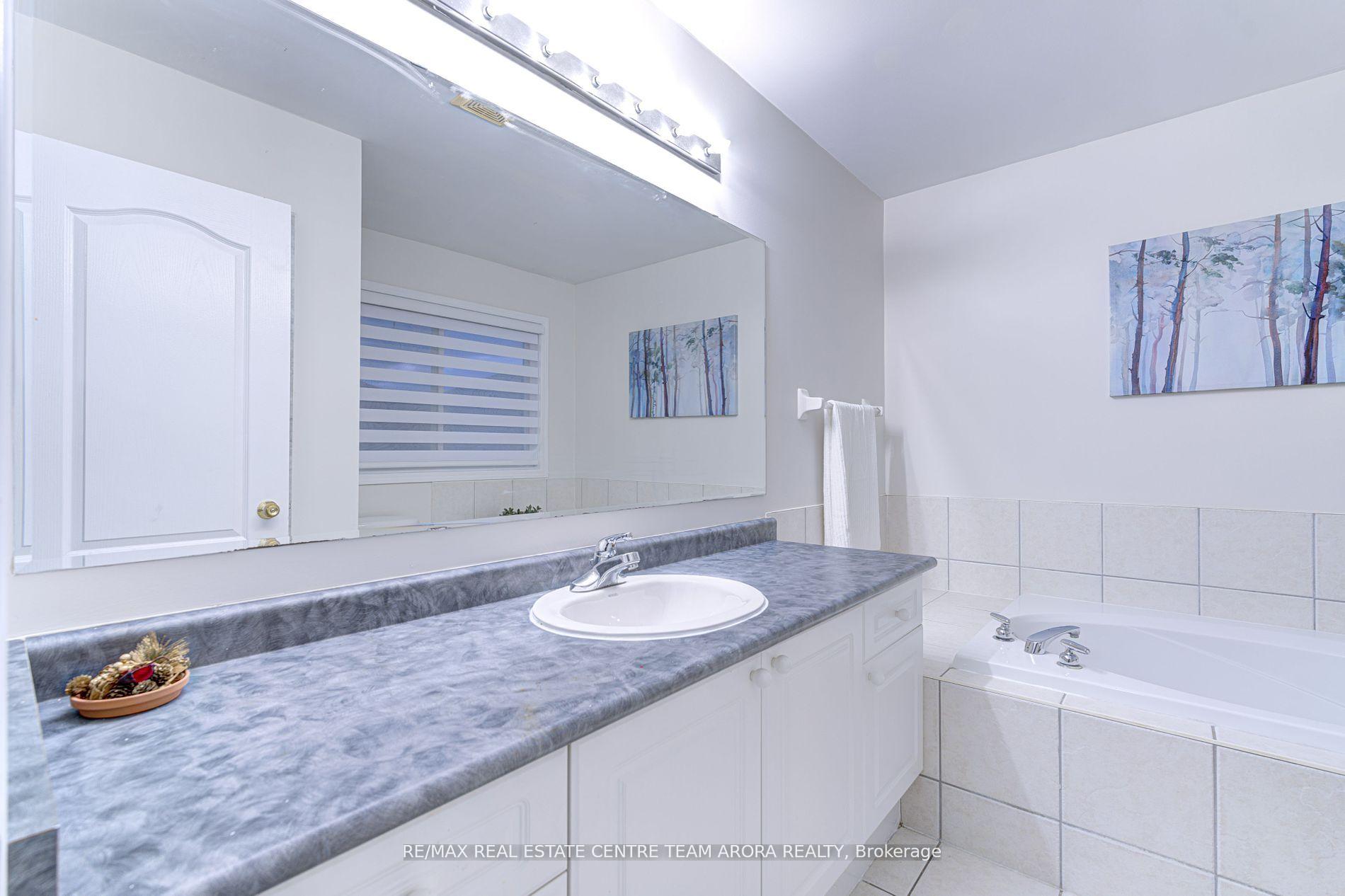 Photo 17 of 11 Jessop Drive, Brampton, Fletcher's Meadow — HOMEH