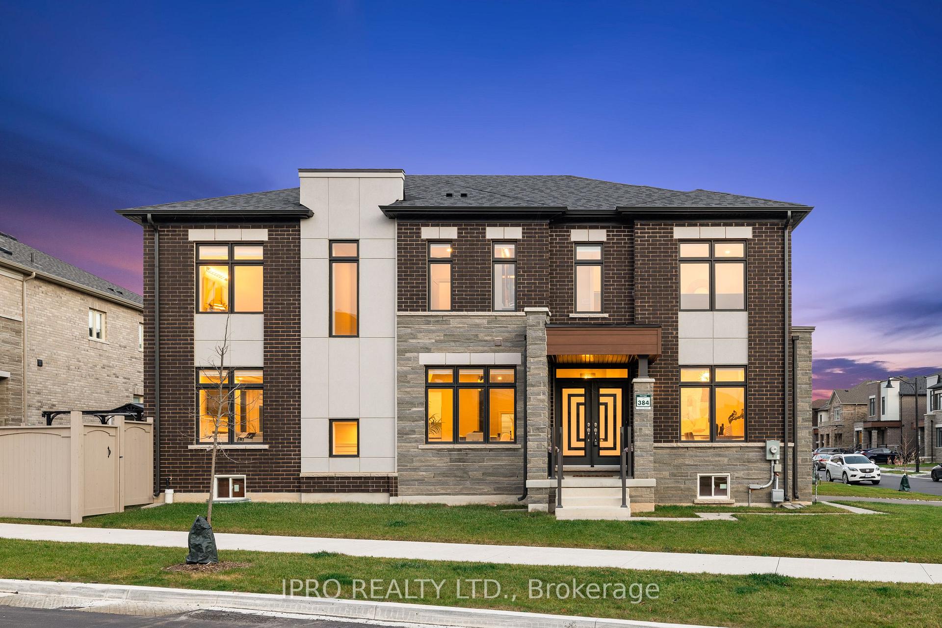 Photo 2 of 5 Cattail Crescent, Hamilton, Waterdown — HOMEH