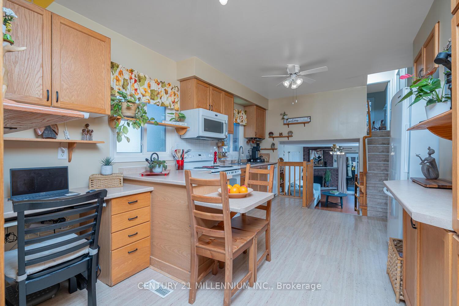 Photo 8 of 60 Camberley Crescent, Brampton, Brampton North — HOMEH