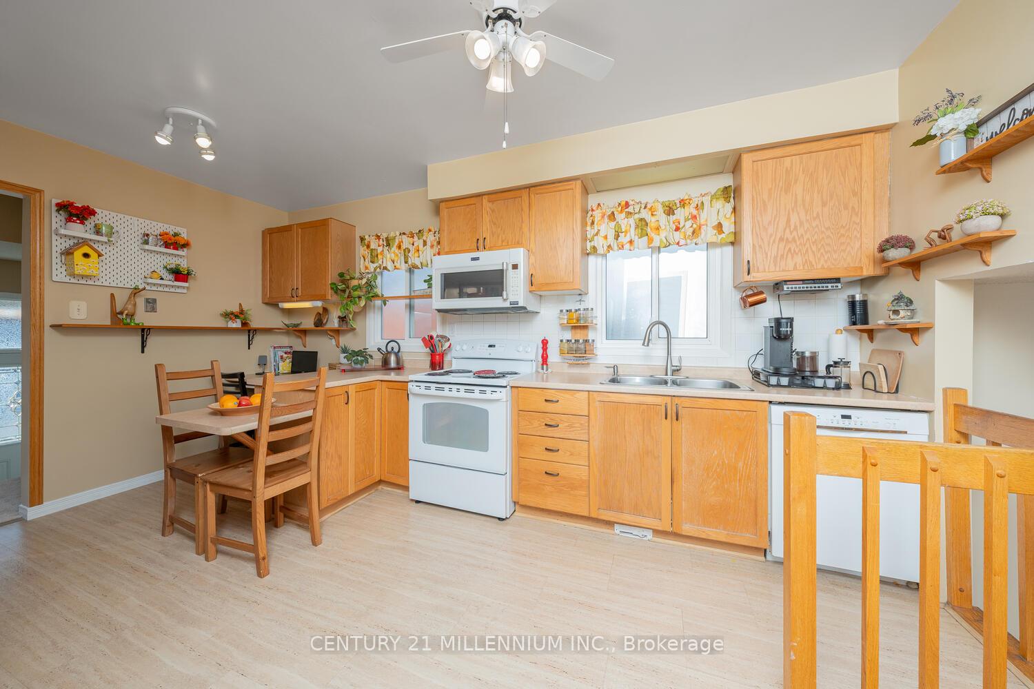 Photo 10 of 60 Camberley Crescent, Brampton, Brampton North — HOMEH