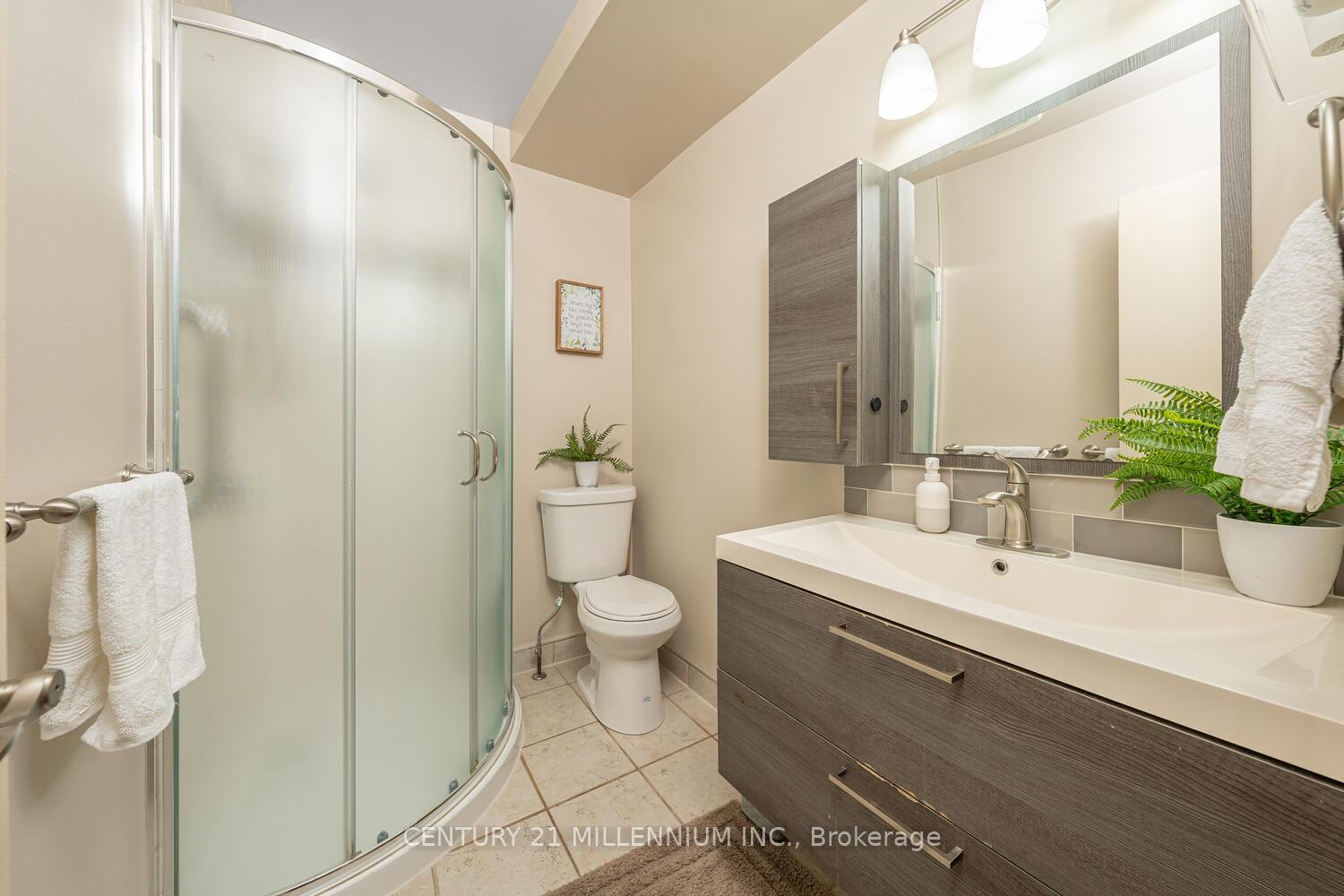 Photo 14 of 60 Camberley Crescent, Brampton, Brampton North — HOMEH