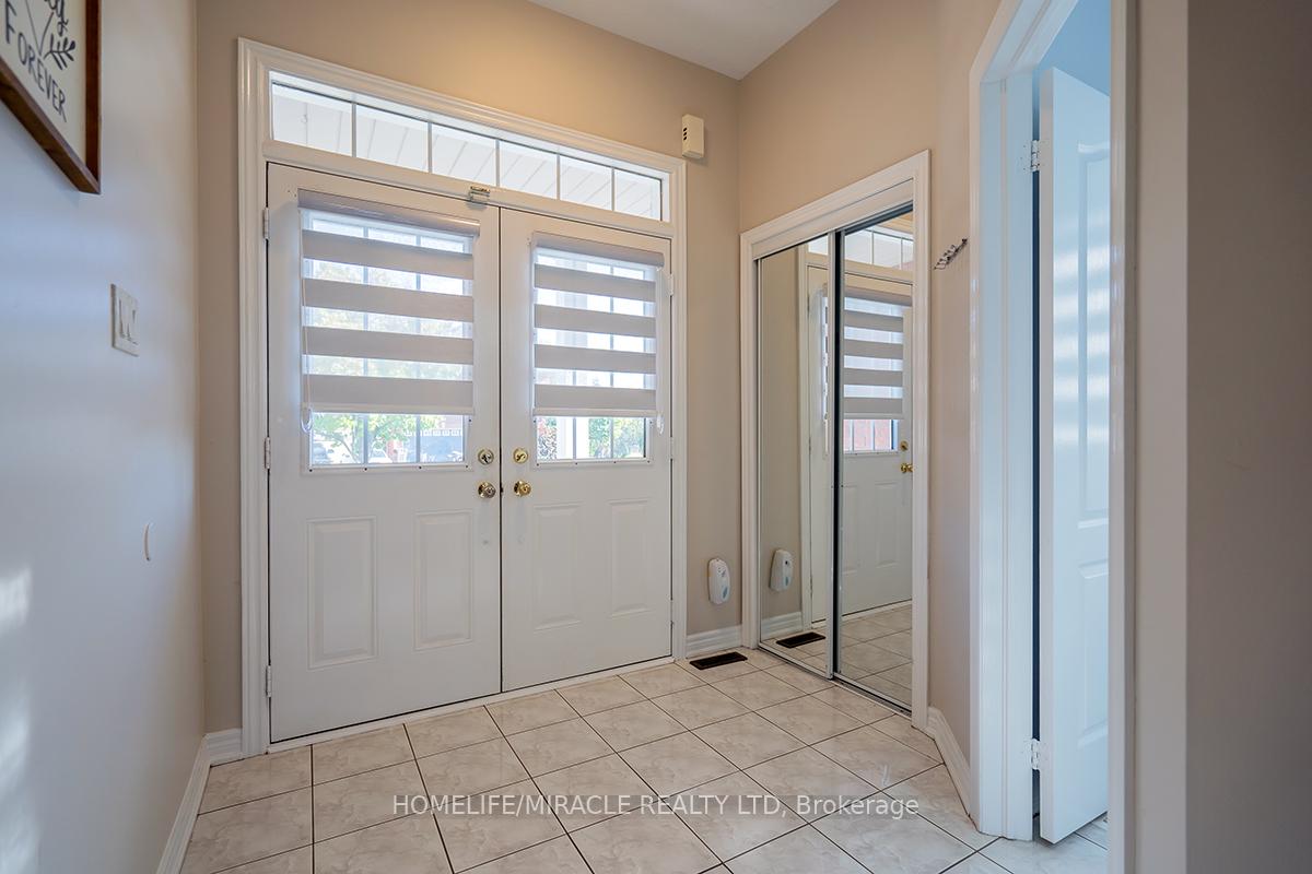 Photo 5 of 4 Princefield Place, Brampton, Sandringham-Wellington — HOMEH