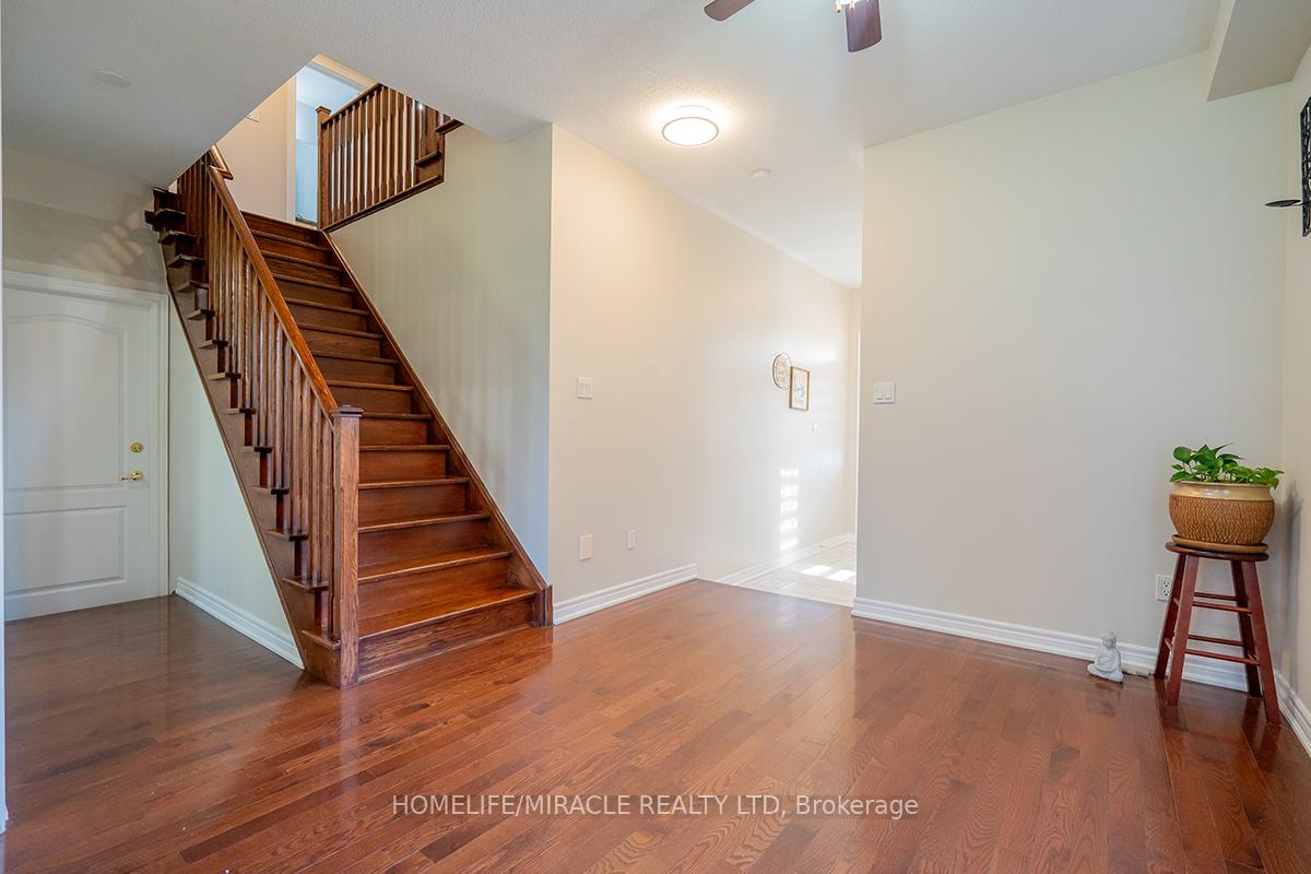 Photo 7 of 4 Princefield Place, Brampton, Sandringham-Wellington — HOMEH