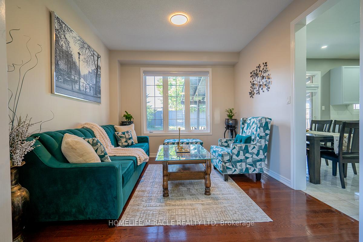 Photo 8 of 4 Princefield Place, Brampton, Sandringham-Wellington — HOMEH