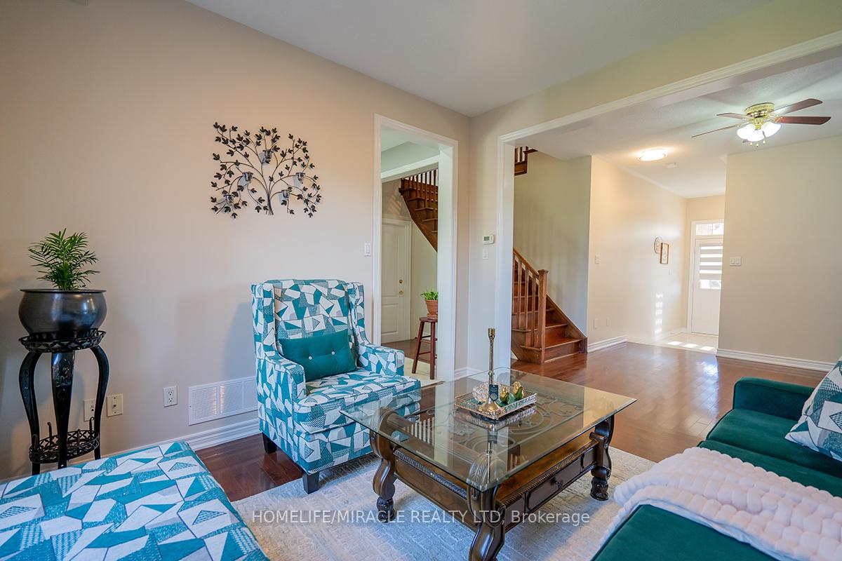 Photo 9 of 4 Princefield Place, Brampton, Sandringham-Wellington — HOMEH