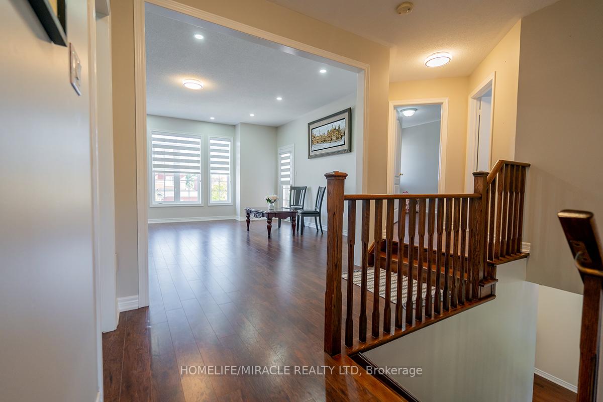 Photo 14 of 4 Princefield Place, Brampton, Sandringham-Wellington — HOMEH