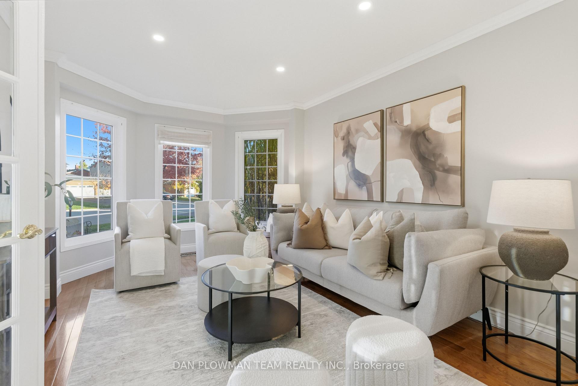 Photo 4 of 8 Aldcroft Crescent, Clarington, Bowmanville — HOMEH