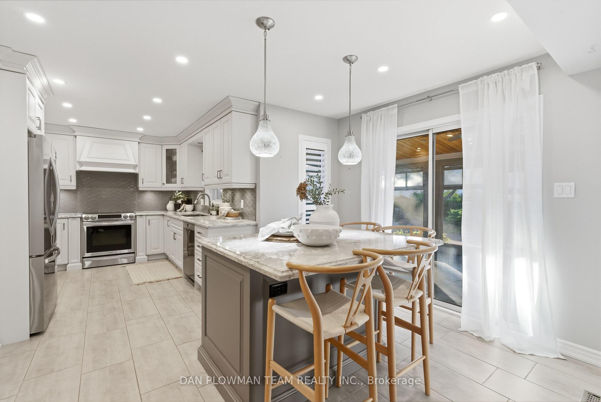 Photo 16 of 8 Aldcroft Crescent, Clarington, Bowmanville — HOMEH