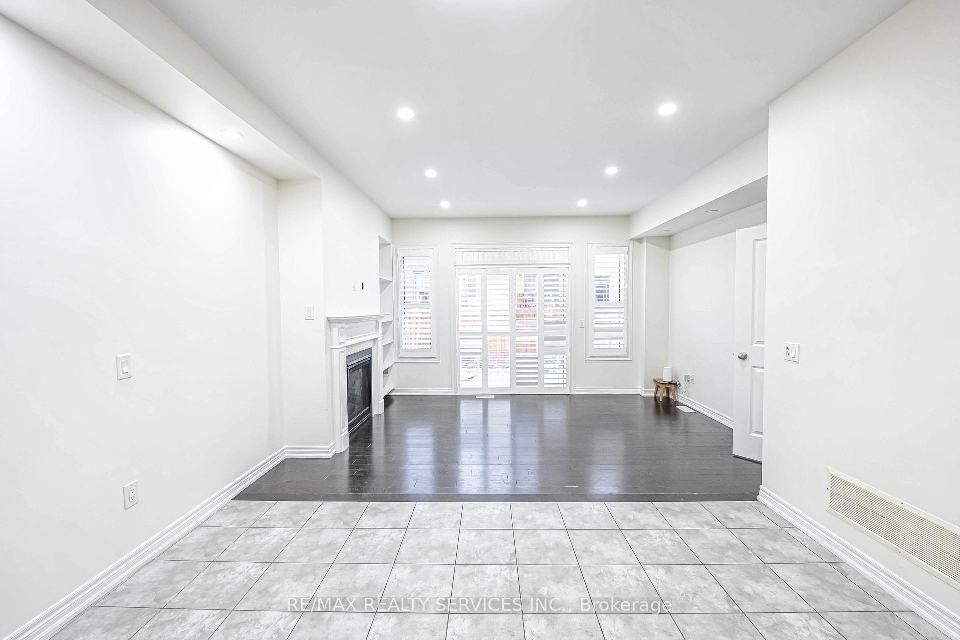 Photo 10 of 62 Hogan Manor Drive, Brampton, Northwest Brampton — HOMEH