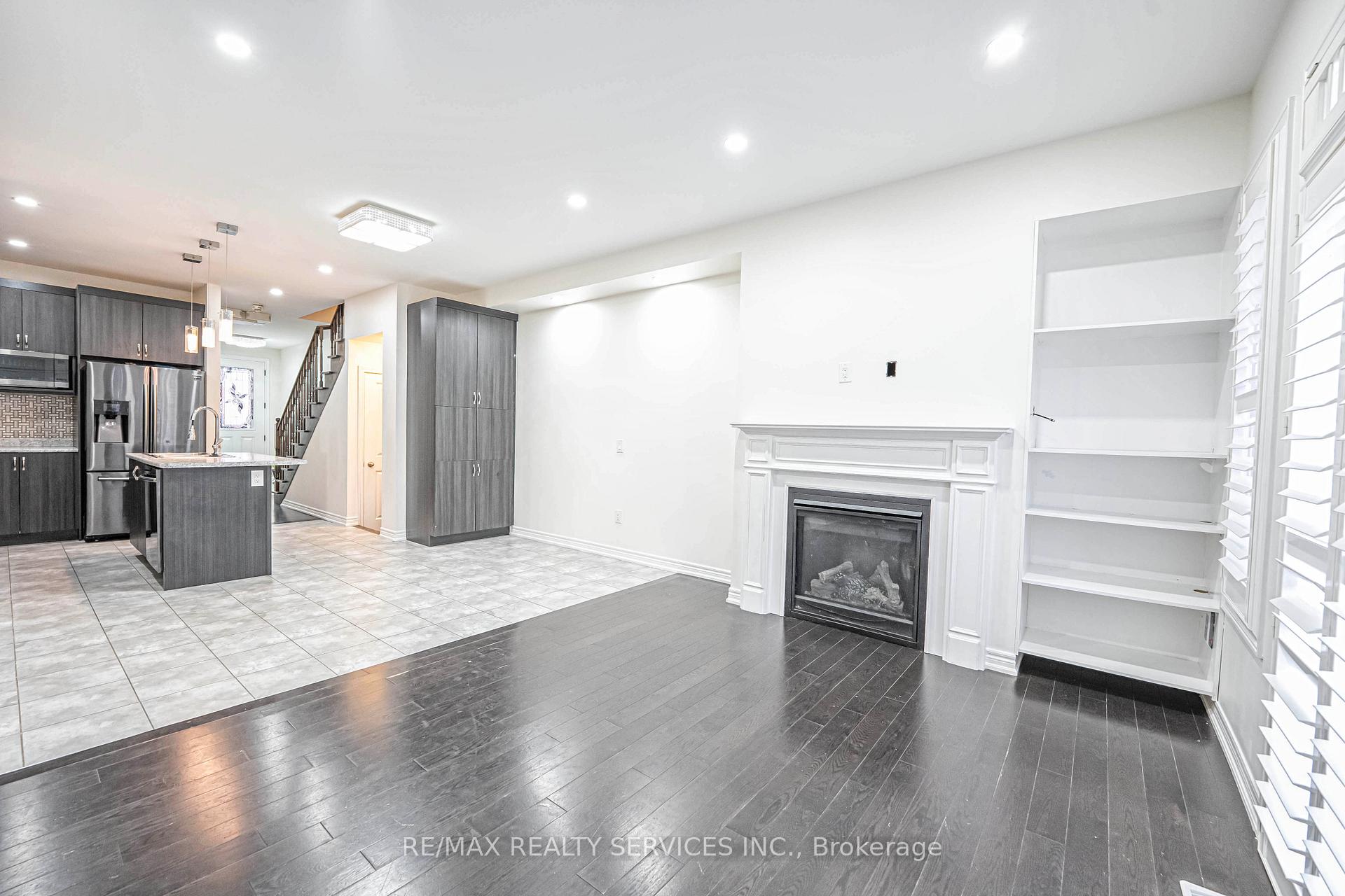 Photo 12 of 62 Hogan Manor Drive, Brampton, Northwest Brampton — HOMEH
