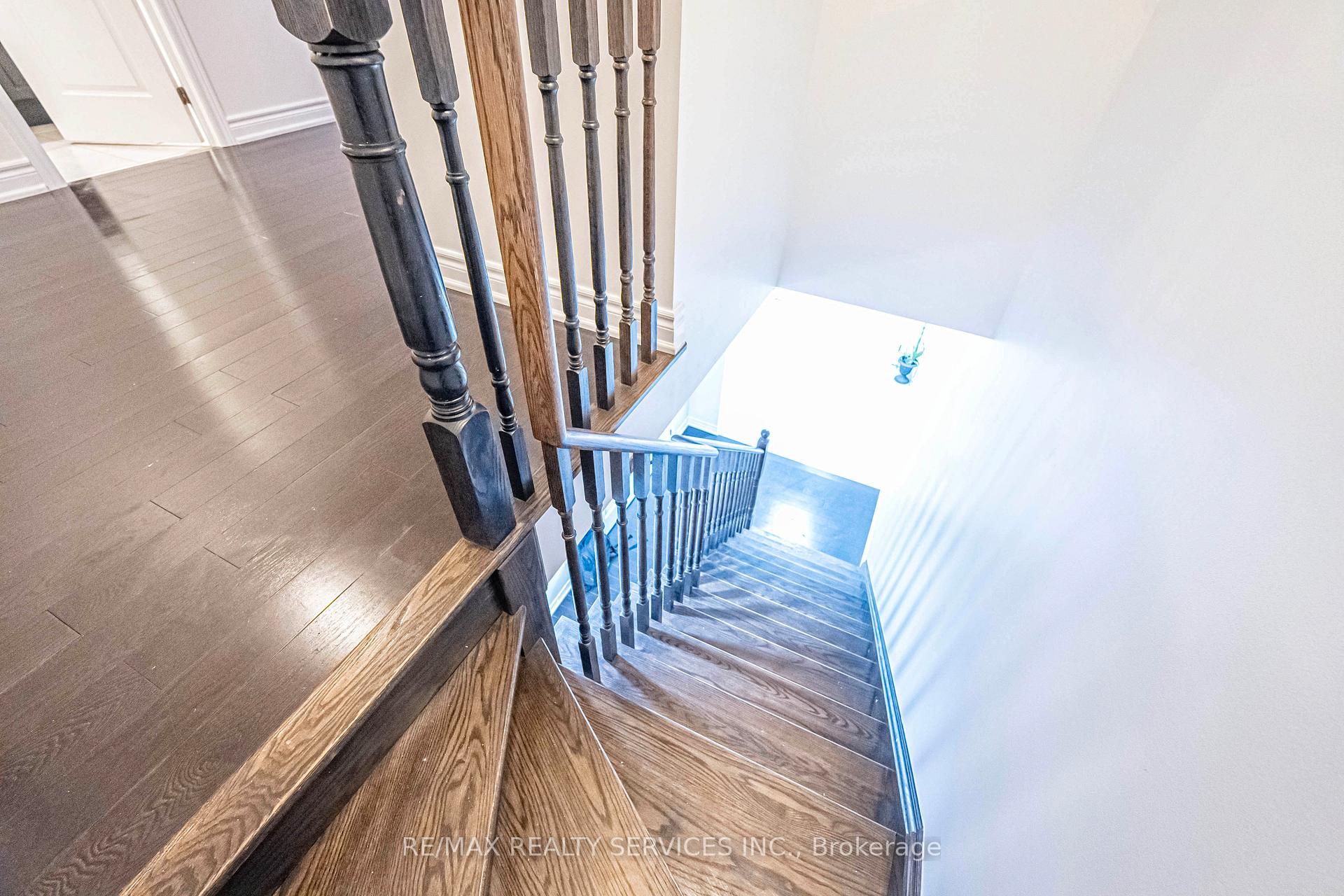 Photo 23 of 62 Hogan Manor Drive, Brampton, Northwest Brampton — HOMEH