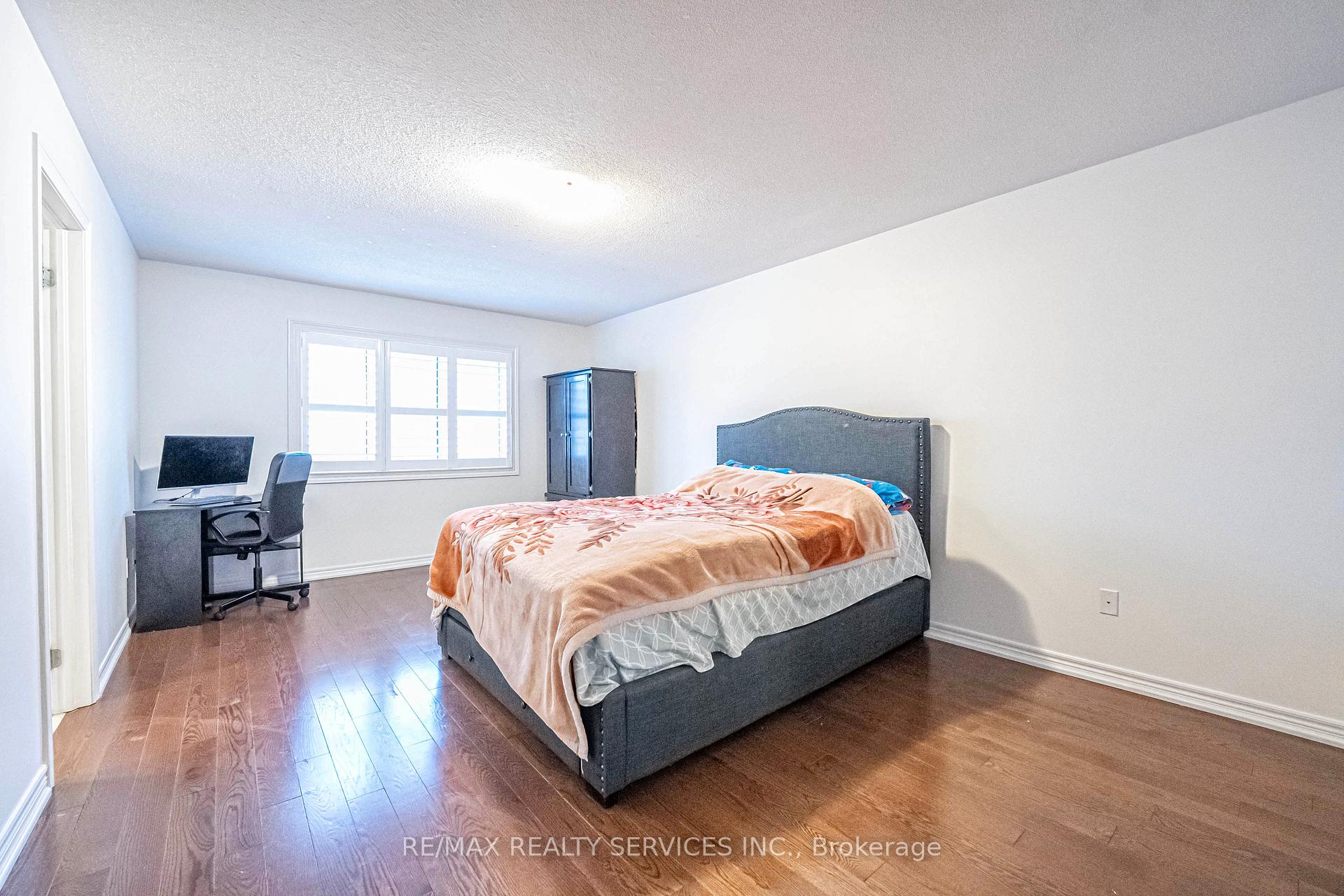 Photo 25 of 62 Hogan Manor Drive, Brampton, Northwest Brampton — HOMEH