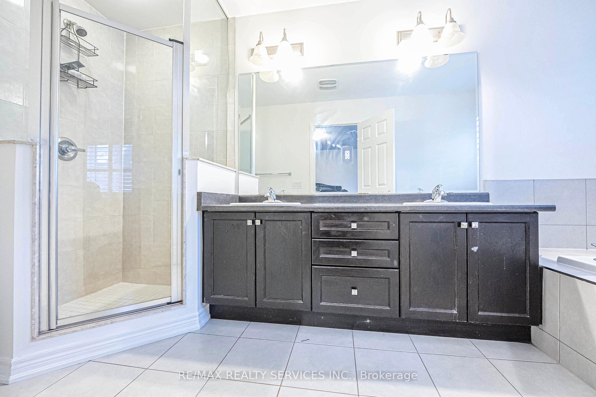 Photo 27 of 62 Hogan Manor Drive, Brampton, Northwest Brampton — HOMEH