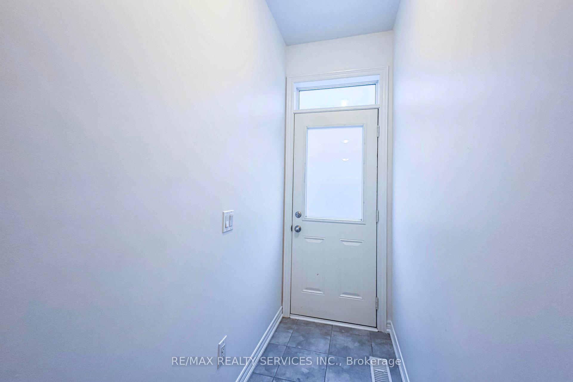 Photo 36 of 62 Hogan Manor Drive, Brampton, Northwest Brampton — HOMEH