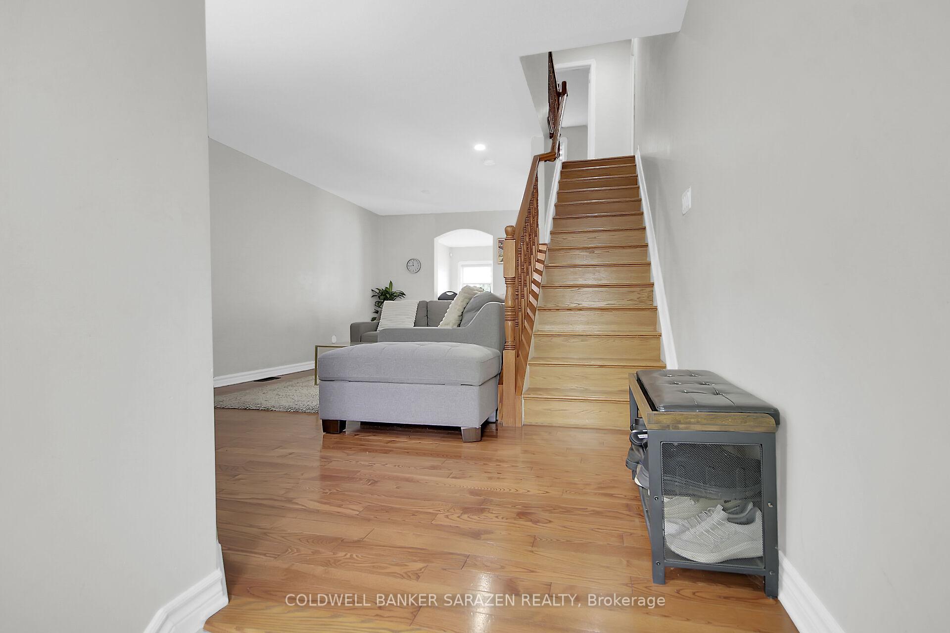 Photo 2 of 123 Tacom Circle, Ottawa, Barrhaven - Strandherd — HOMEH