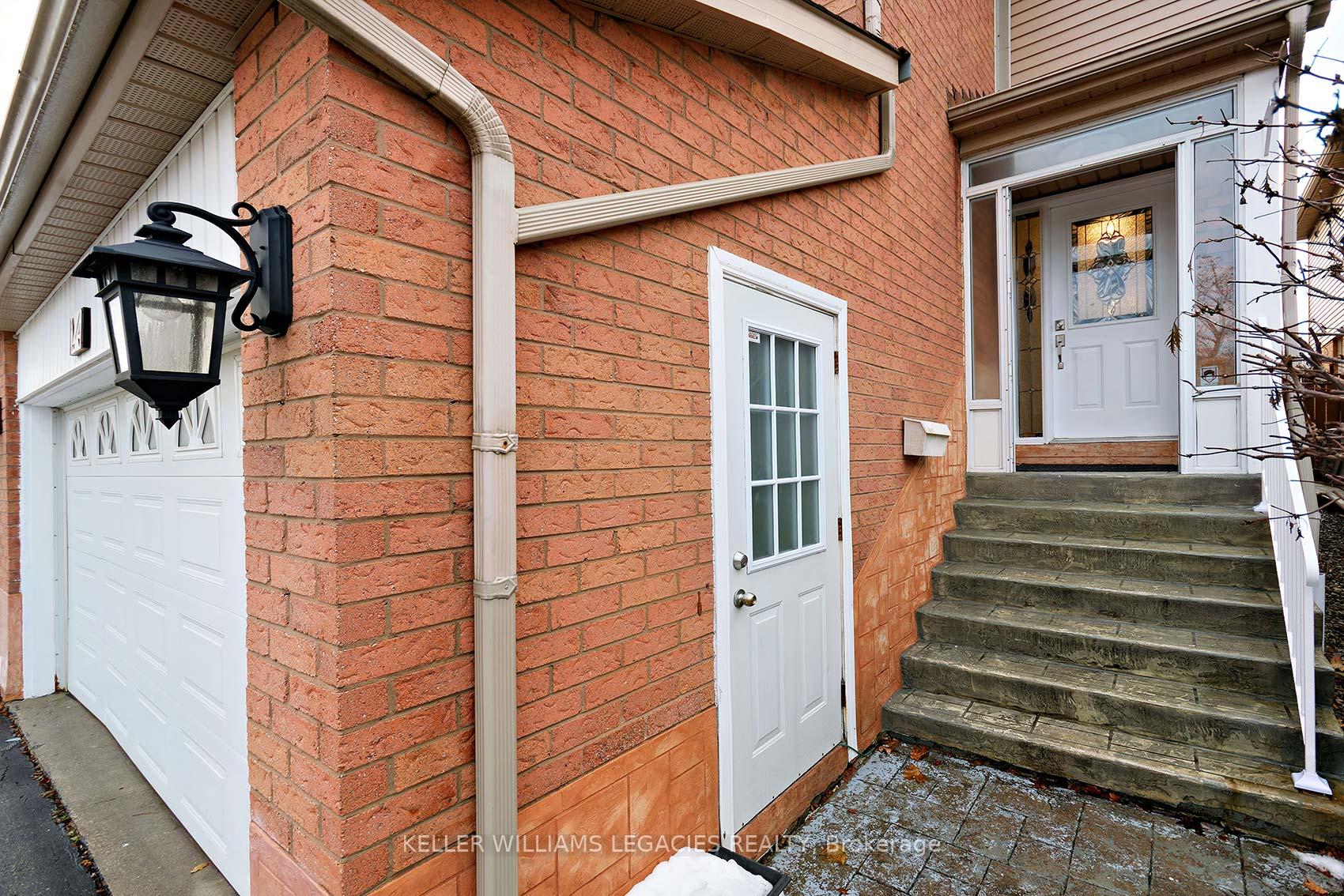 Photo 3 of 24 Newgate Place, Brampton, Westgate — HOMEH