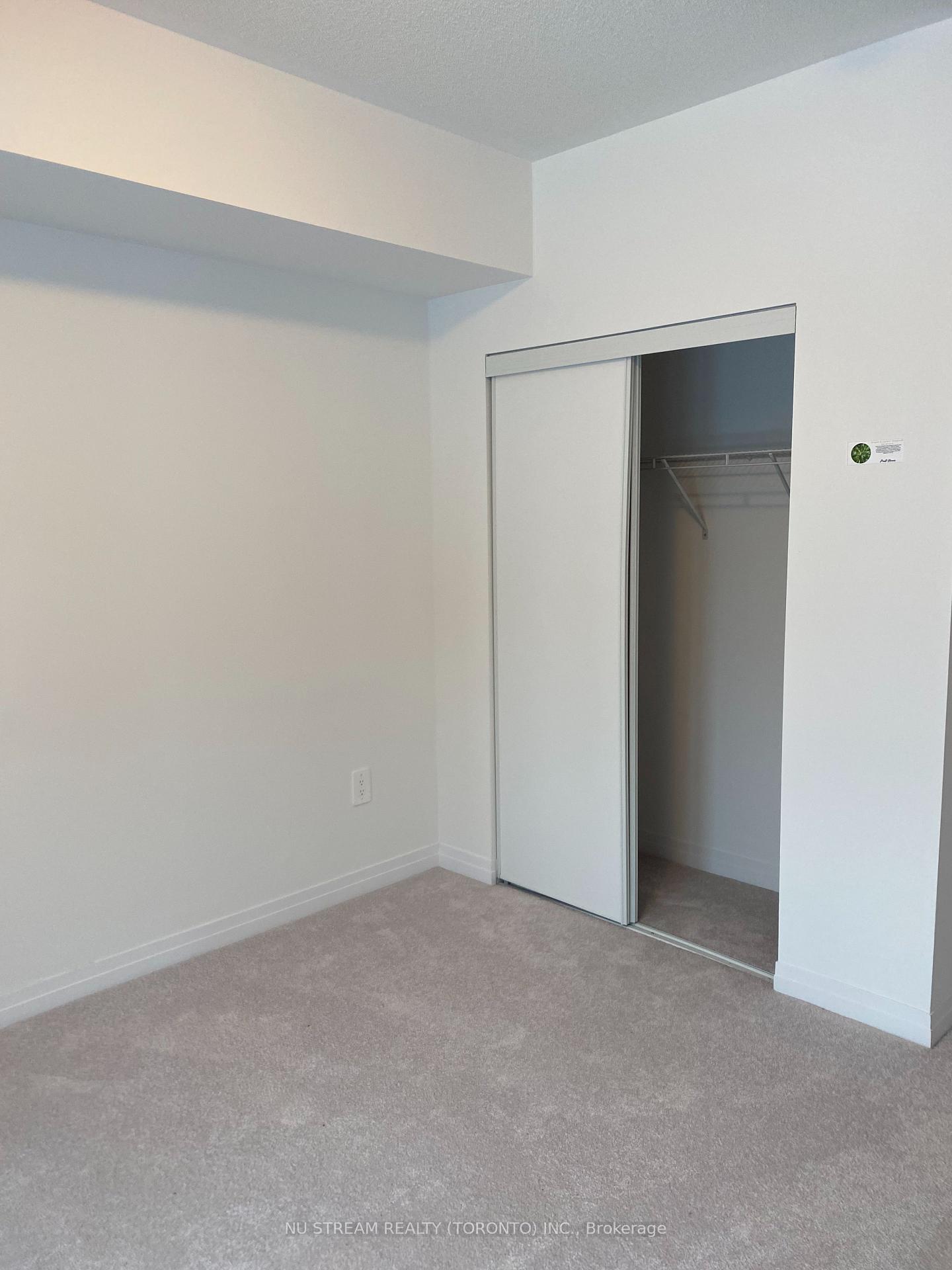 Photo 6 of Unit 210, 15 Kneeshaw Drive, Barrie, Rural Barrie Southeast — HOMEH