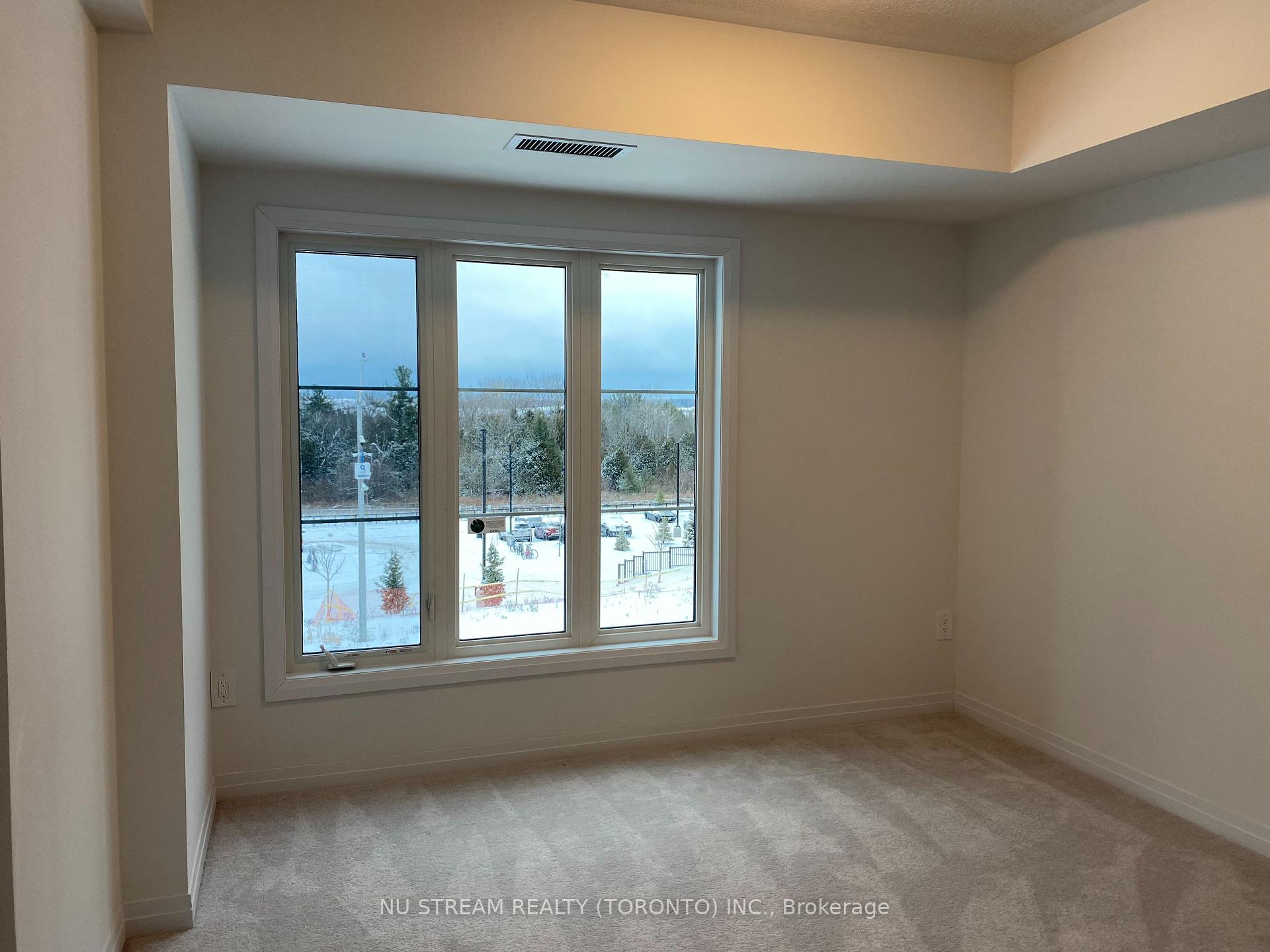 Photo 7 of Unit 210, 15 Kneeshaw Drive, Barrie, Rural Barrie Southeast — HOMEH