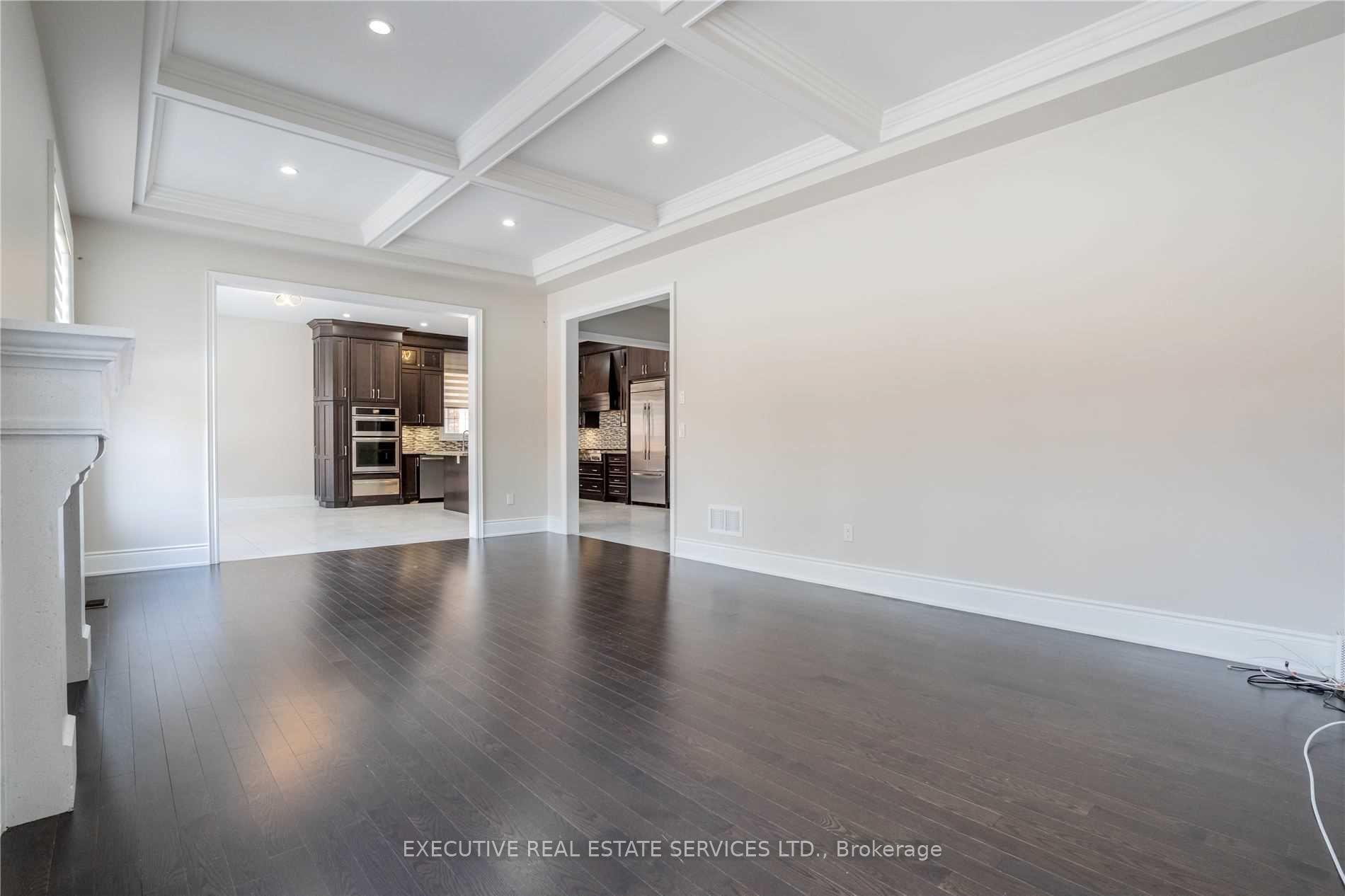 Photo 10 of 48 Foothills Crescent, Brampton, Toronto Gore Rural Estate — HOMEH