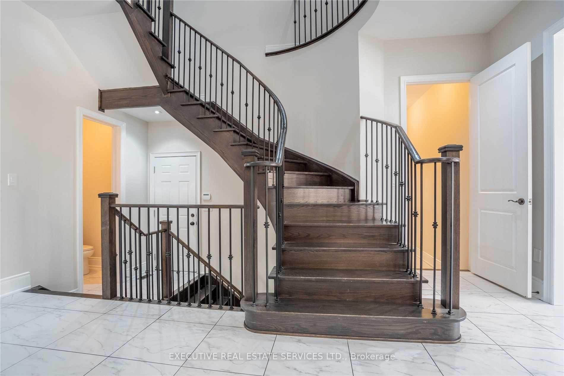 Photo 13 of 48 Foothills Crescent, Brampton, Toronto Gore Rural Estate — HOMEH