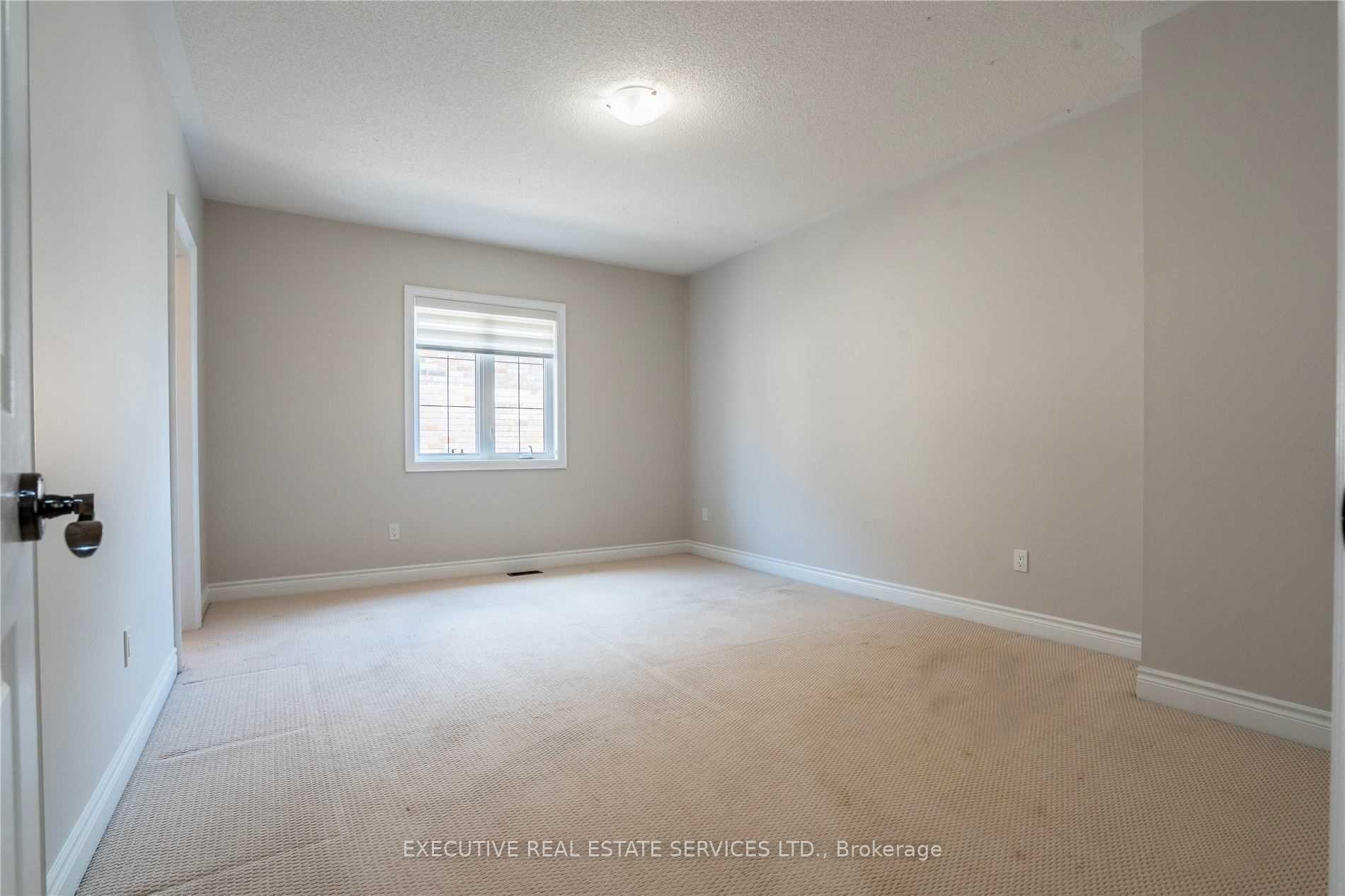 Photo 18 of 48 Foothills Crescent, Brampton, Toronto Gore Rural Estate — HOMEH