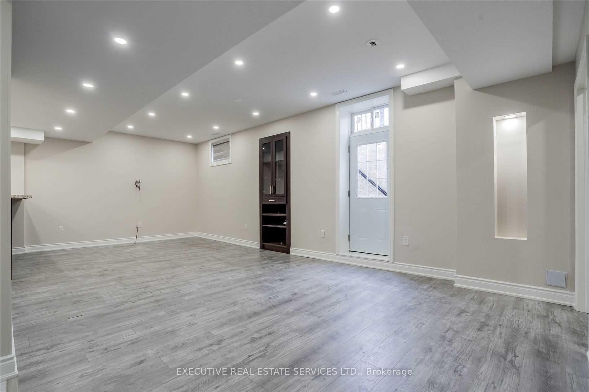Photo 28 of 48 Foothills Crescent, Brampton, Toronto Gore Rural Estate — HOMEH