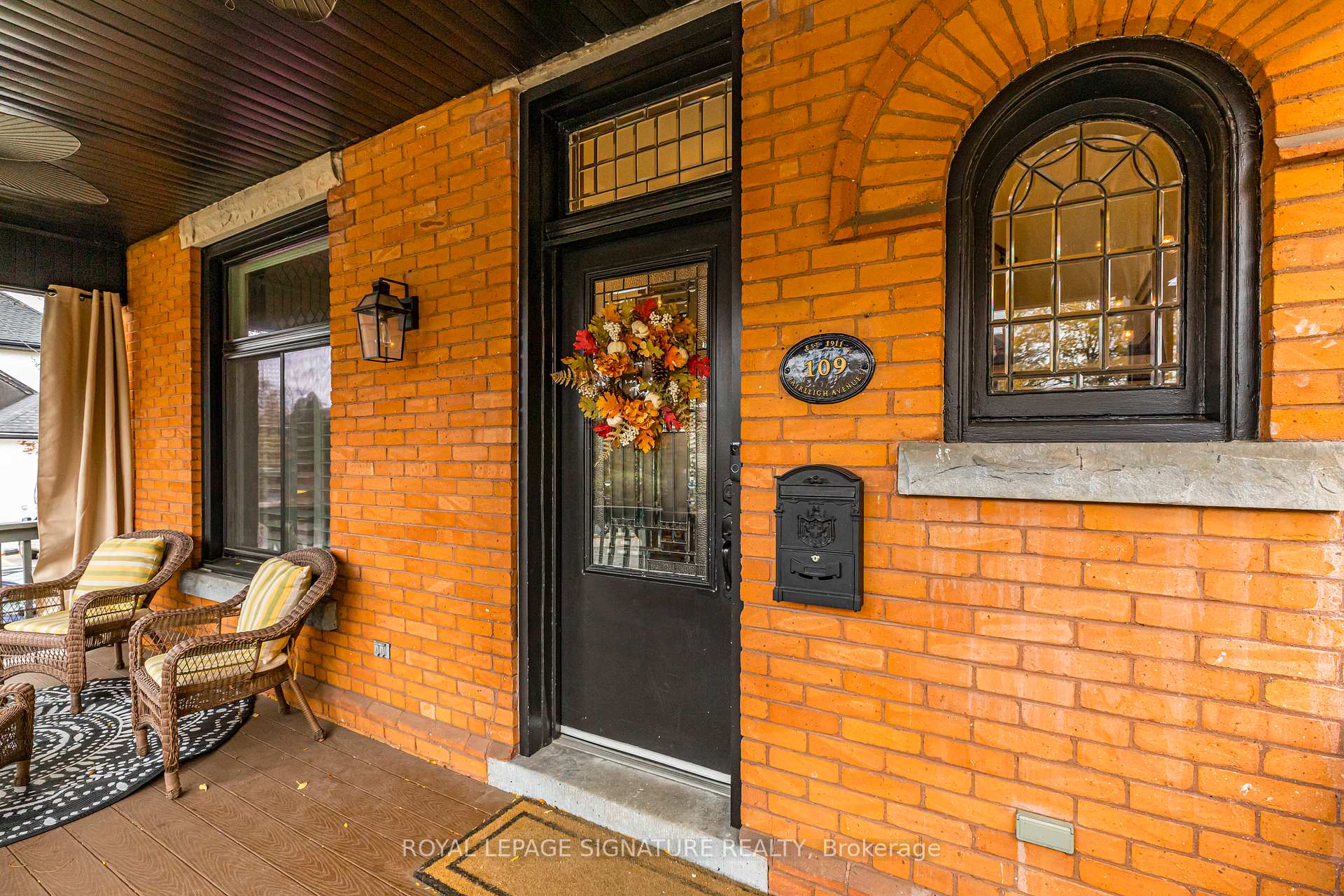 Photo 3 of 109 Fairleigh Avenue S, Hamilton, St. Clair — HOMEH