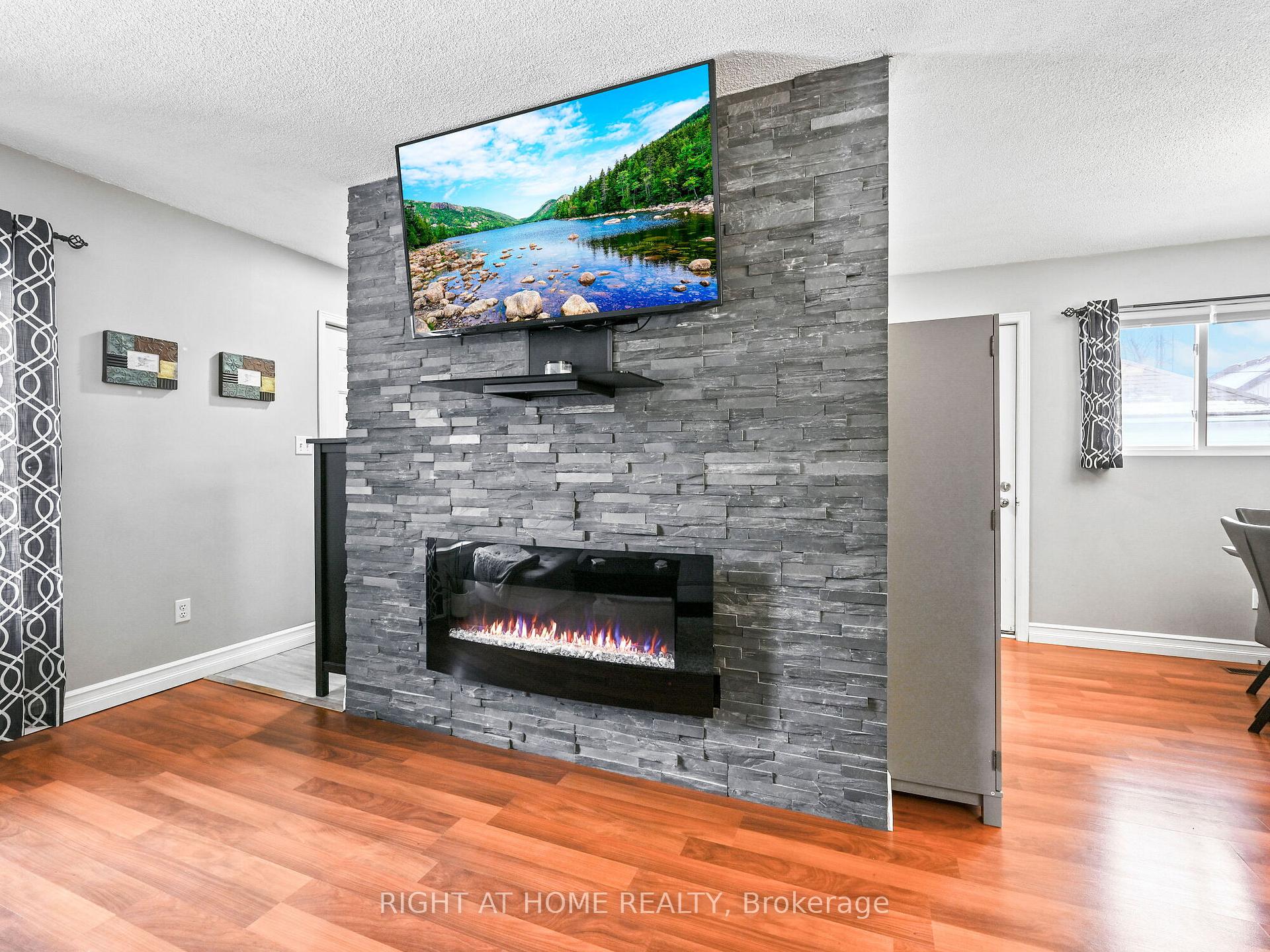 Photo 7 of 56 Chetwood Street, St. Catharines, Western Hill — HOMEH