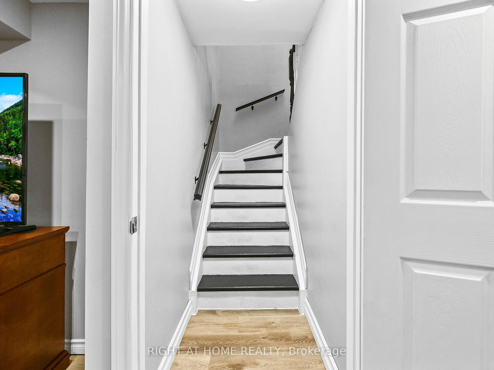 Photo 23 of 56 Chetwood Street, St. Catharines, Western Hill — HOMEH