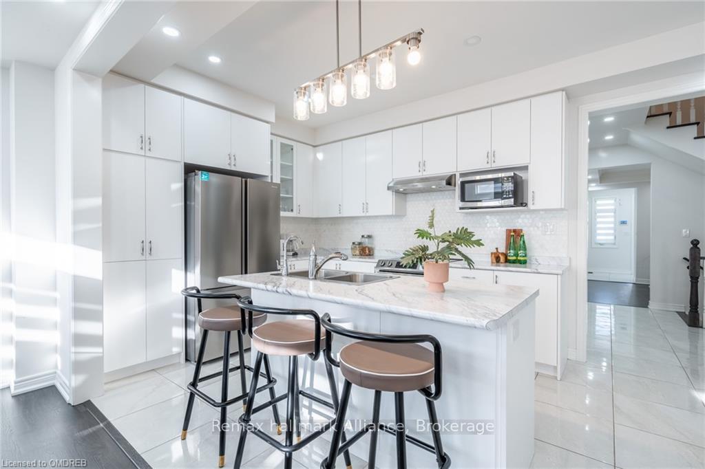 Photo 15 of 20 Westfield Crescent, Hamilton, Waterdown — HOMEH