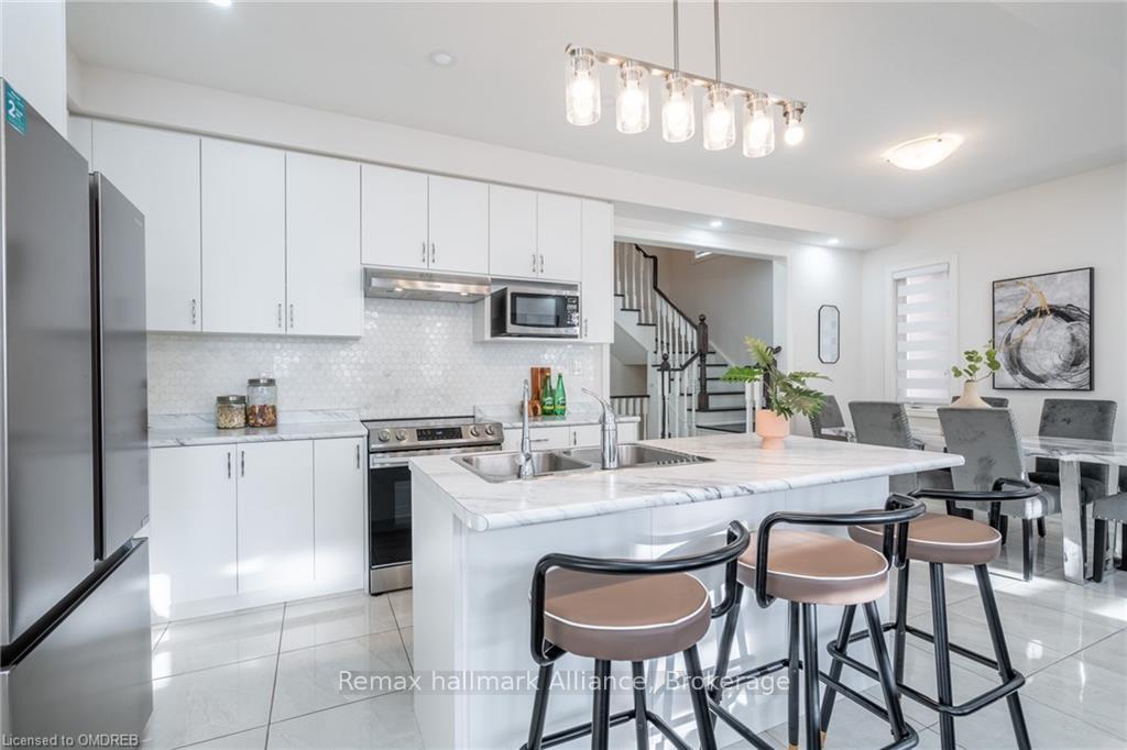 Photo 19 of 20 Westfield Crescent, Hamilton, Waterdown — HOMEH