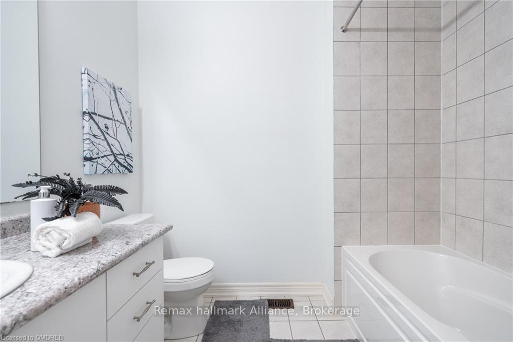 Photo 27 of 20 Westfield Crescent, Hamilton, Waterdown — HOMEH