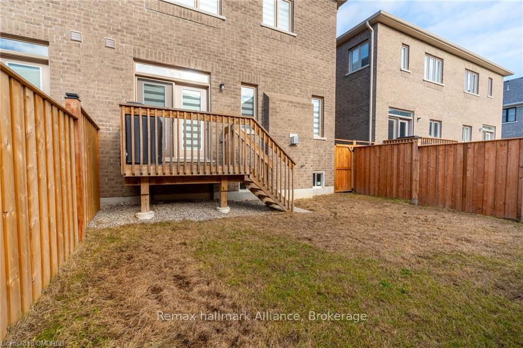 Photo 32 of 20 Westfield Crescent, Hamilton, Waterdown — HOMEH