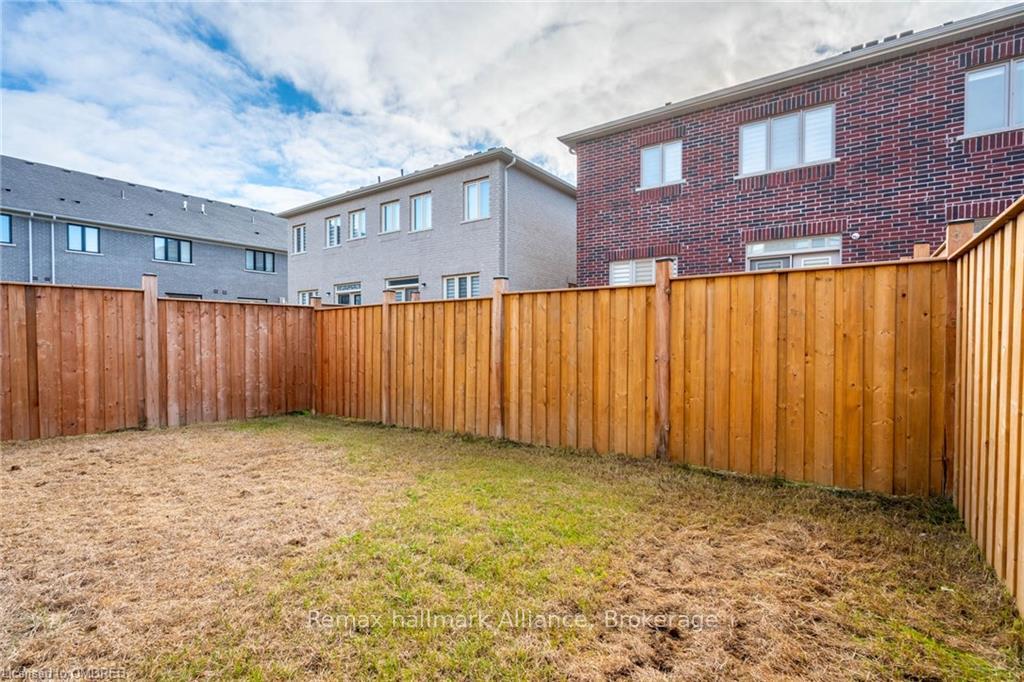Photo 33 of 20 Westfield Crescent, Hamilton, Waterdown — HOMEH