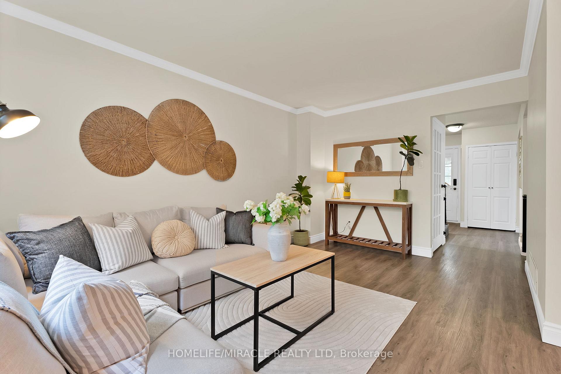 Photo 10 of 36 Driftwood Crescent, Brampton, Heart Lake East — HOMEH