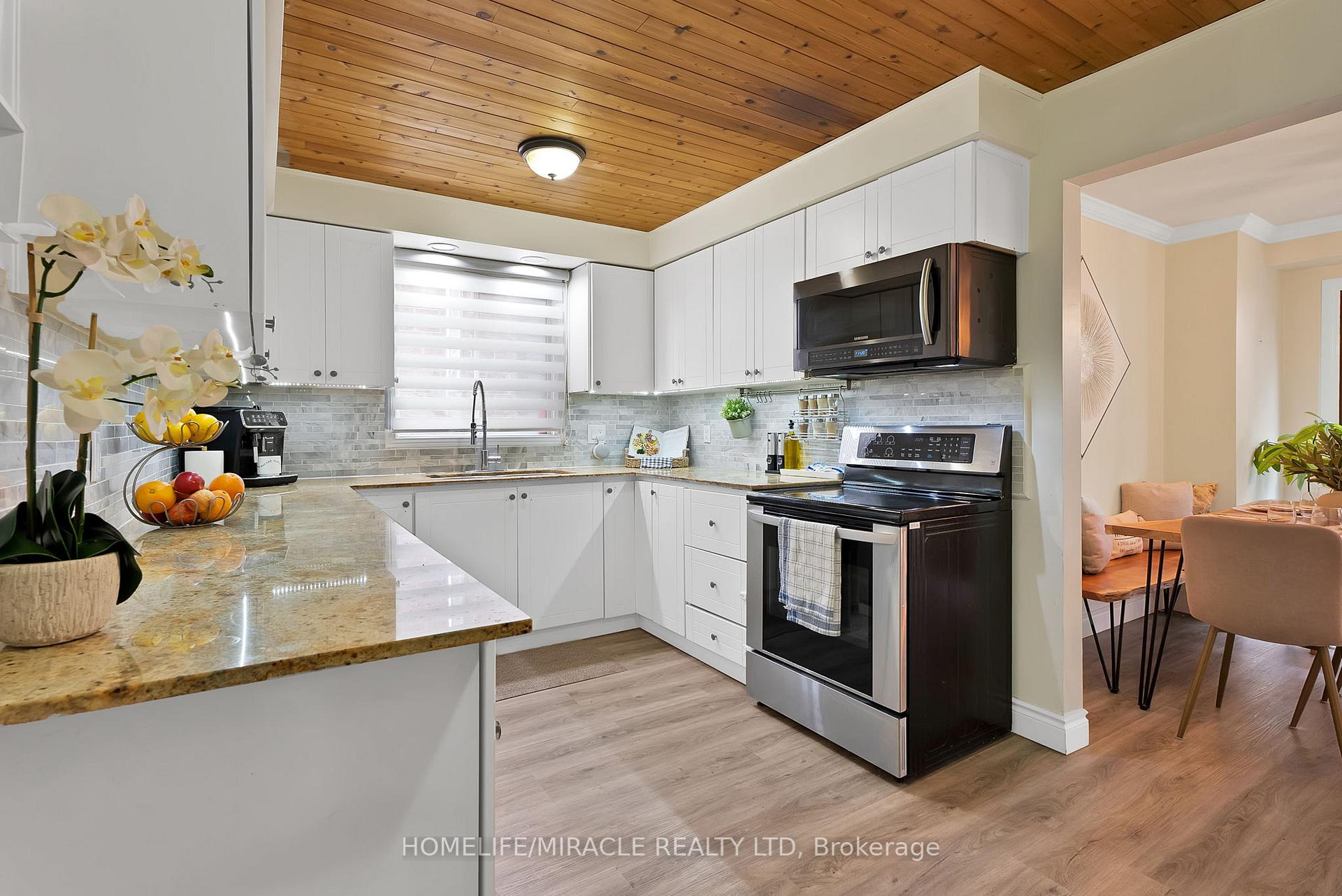 Photo 13 of 36 Driftwood Crescent, Brampton, Heart Lake East — HOMEH
