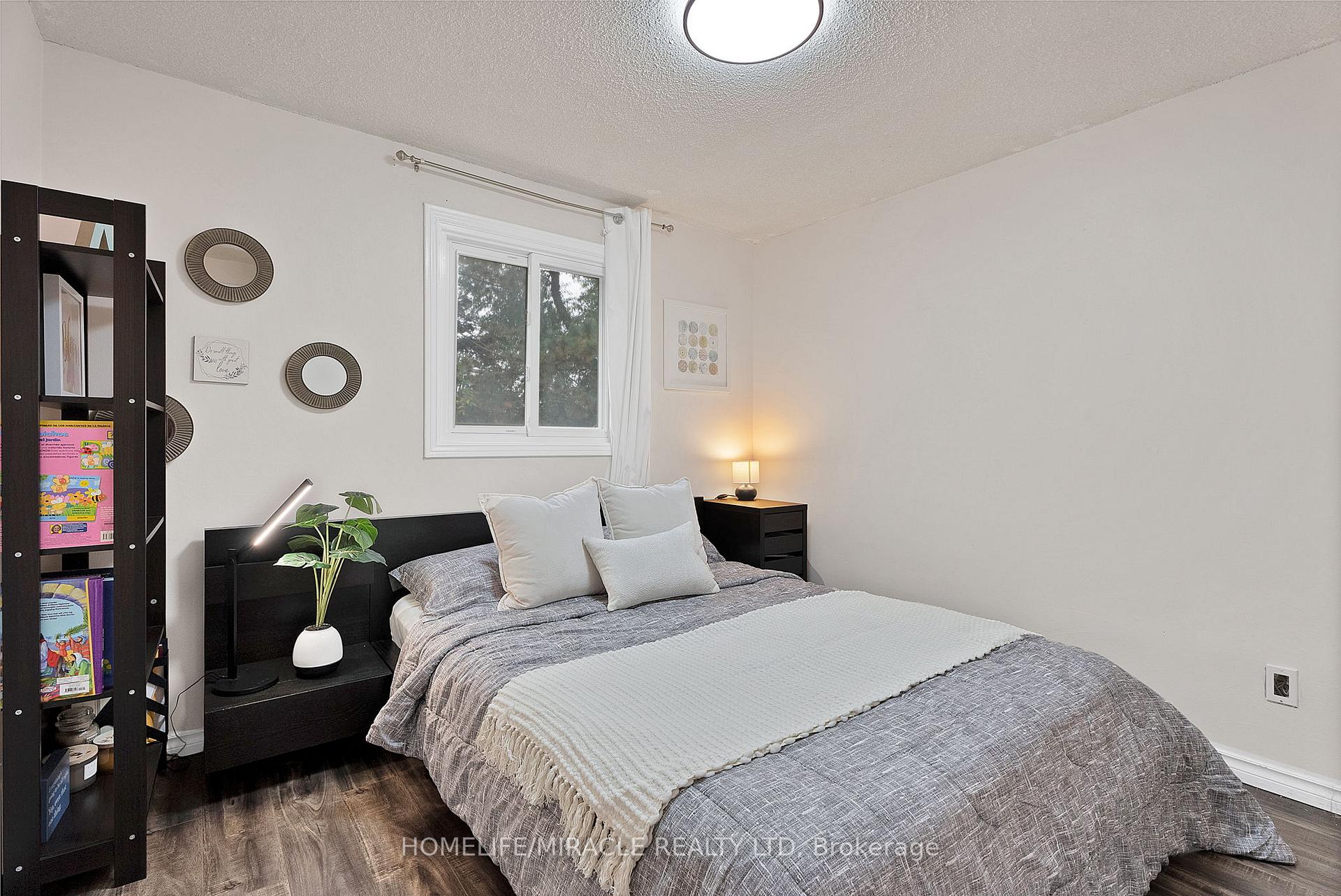 Photo 18 of 36 Driftwood Crescent, Brampton, Heart Lake East — HOMEH