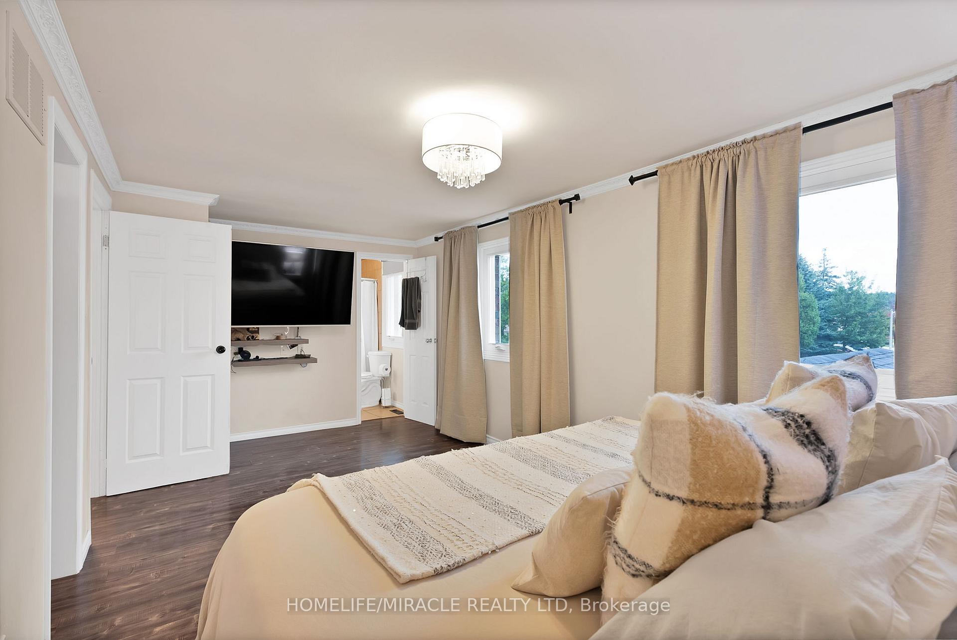 Photo 22 of 36 Driftwood Crescent, Brampton, Heart Lake East — HOMEH