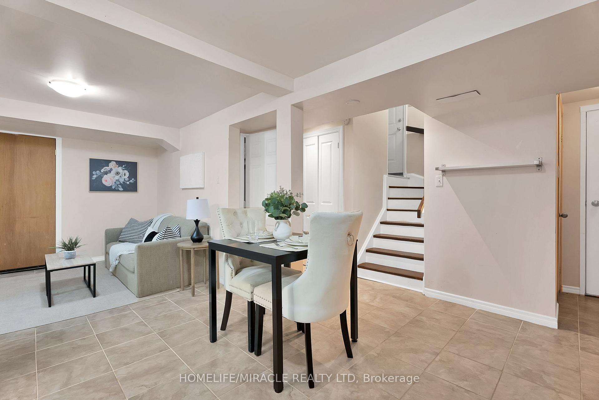 Photo 27 of 36 Driftwood Crescent, Brampton, Heart Lake East — HOMEH