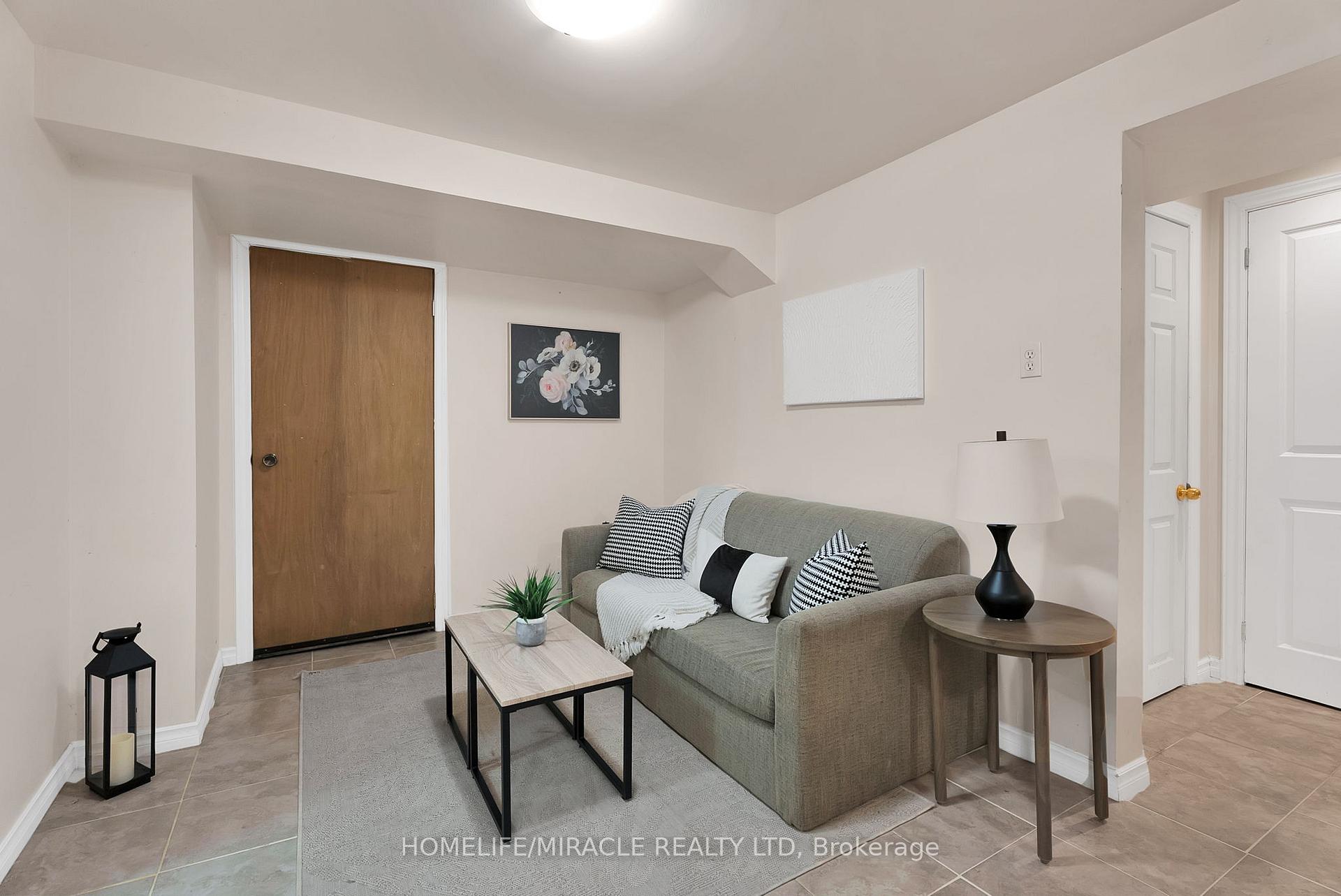Photo 29 of 36 Driftwood Crescent, Brampton, Heart Lake East — HOMEH