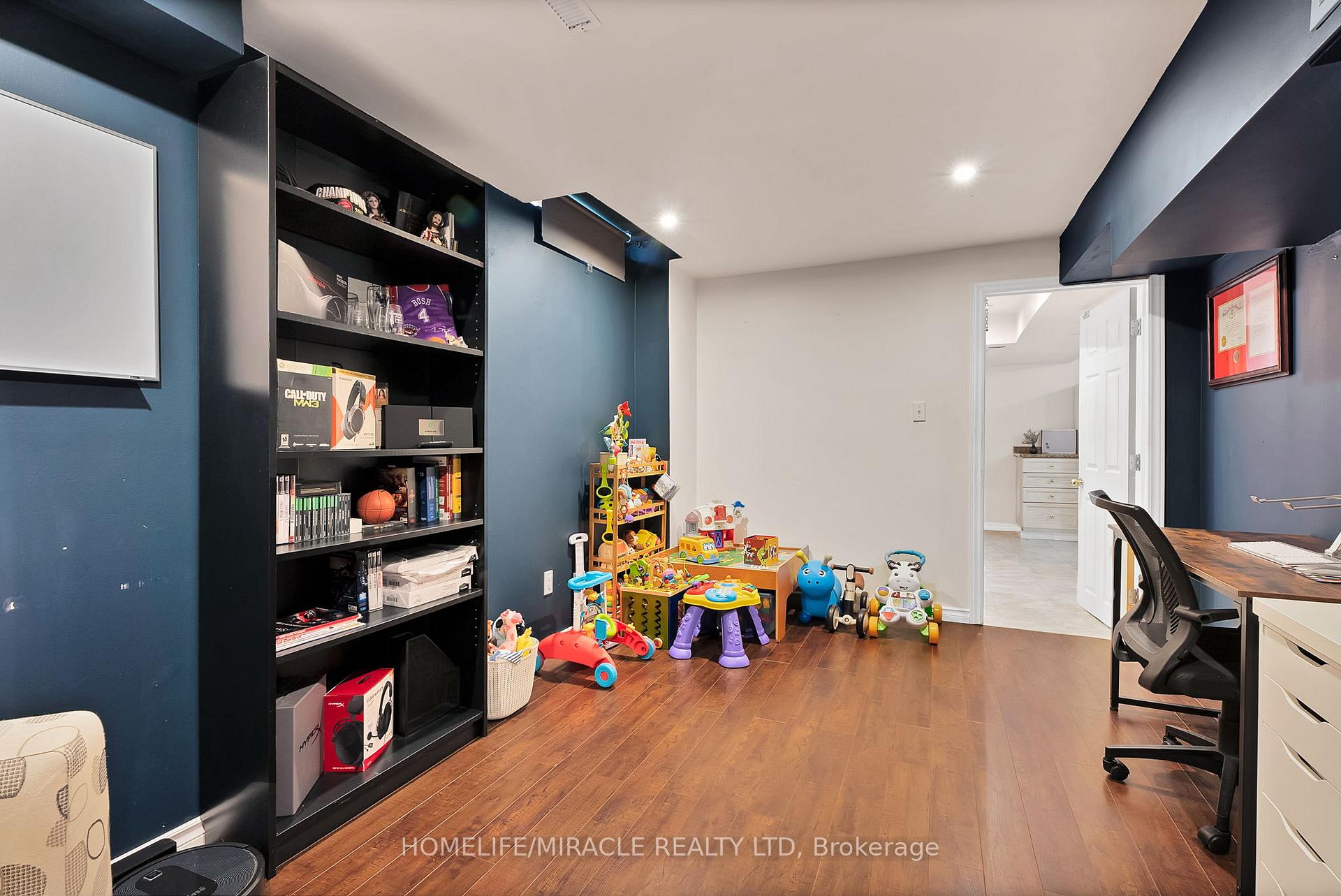 Photo 32 of 36 Driftwood Crescent, Brampton, Heart Lake East — HOMEH