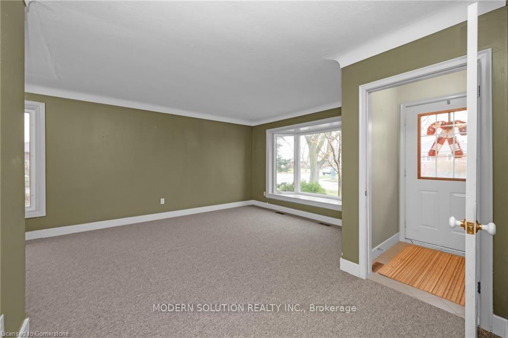 Photo 5 of 12 Robertson Place, St. Catharines, E. Chester — HOMEH