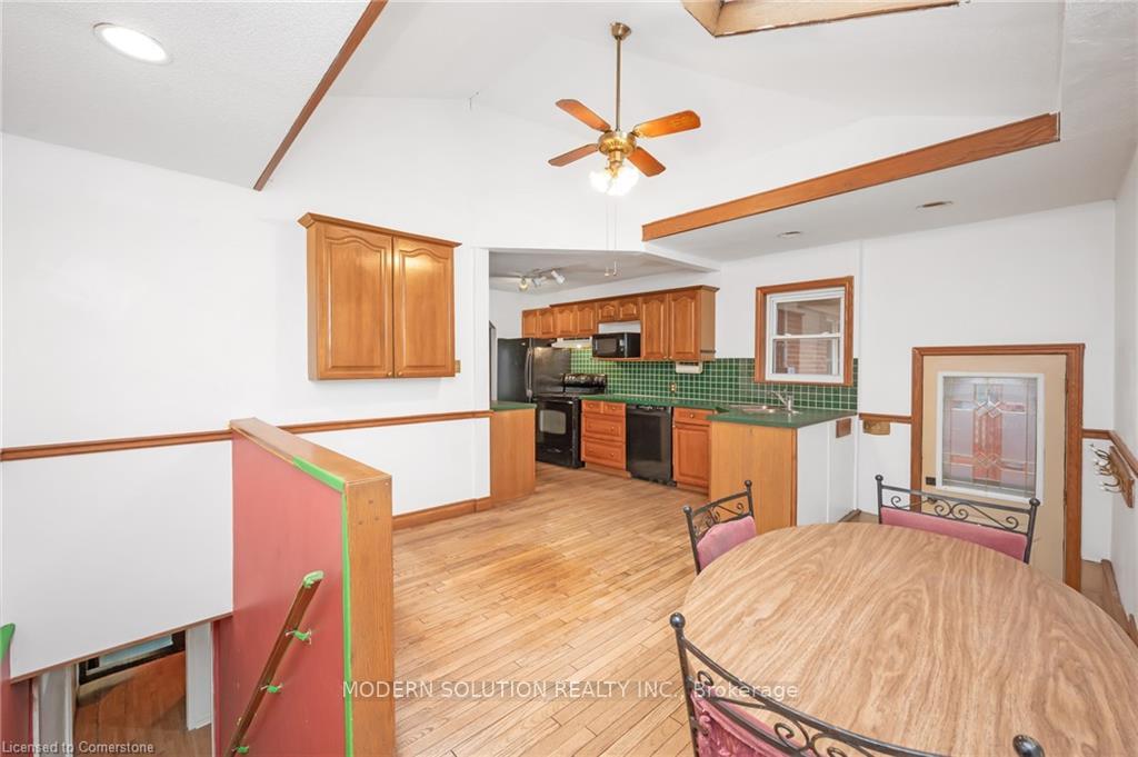 Photo 12 of 12 Robertson Place, St. Catharines, E. Chester — HOMEH