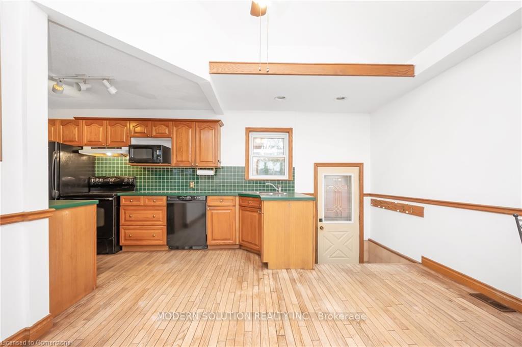 Photo 13 of 12 Robertson Place, St. Catharines, E. Chester — HOMEH