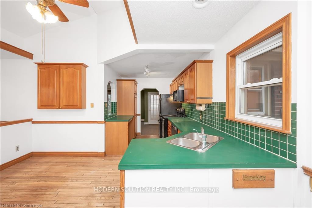 Photo 14 of 12 Robertson Place, St. Catharines, E. Chester — HOMEH