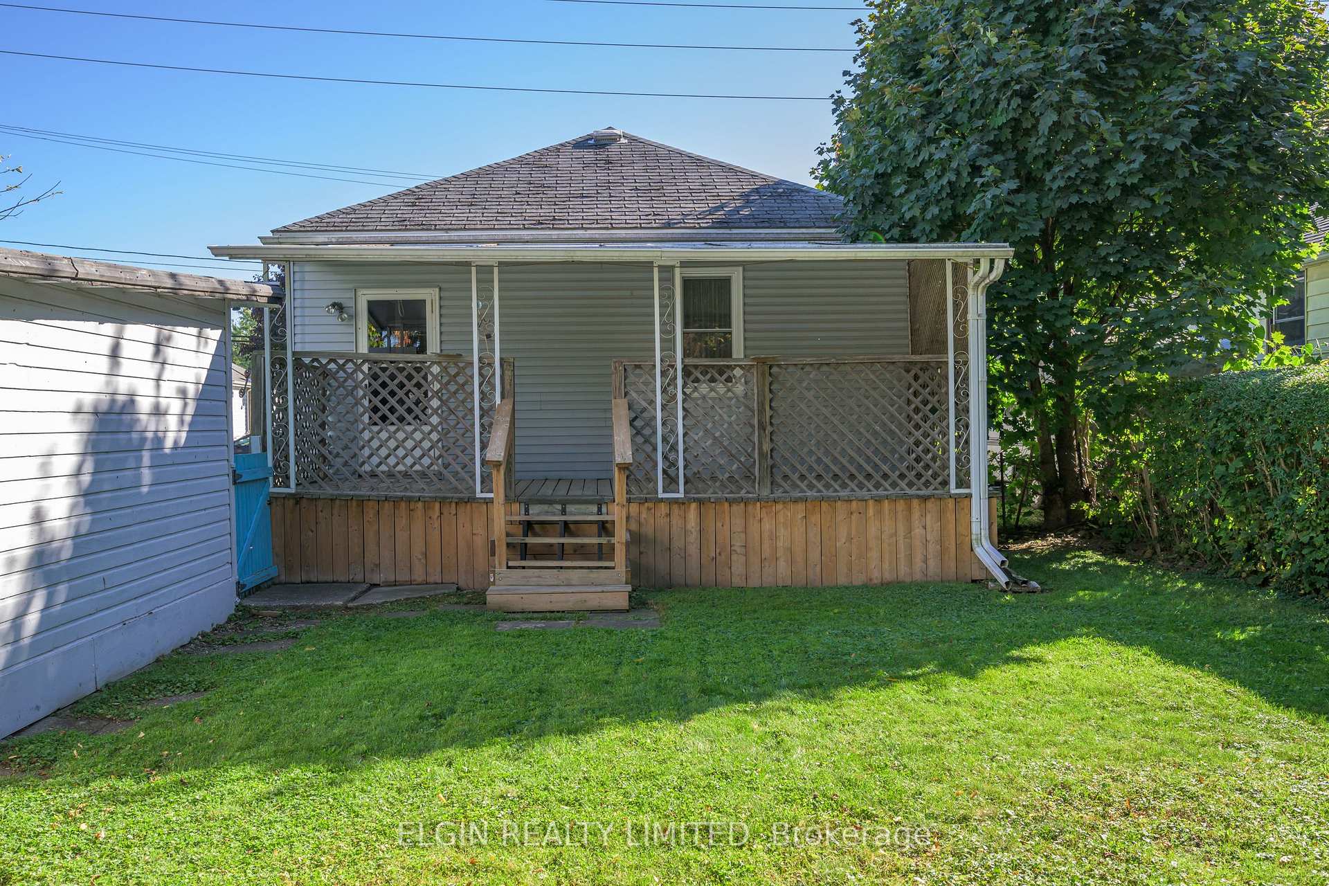Photo 17 of 35 First Avenue, St. Thomas — HOMEH